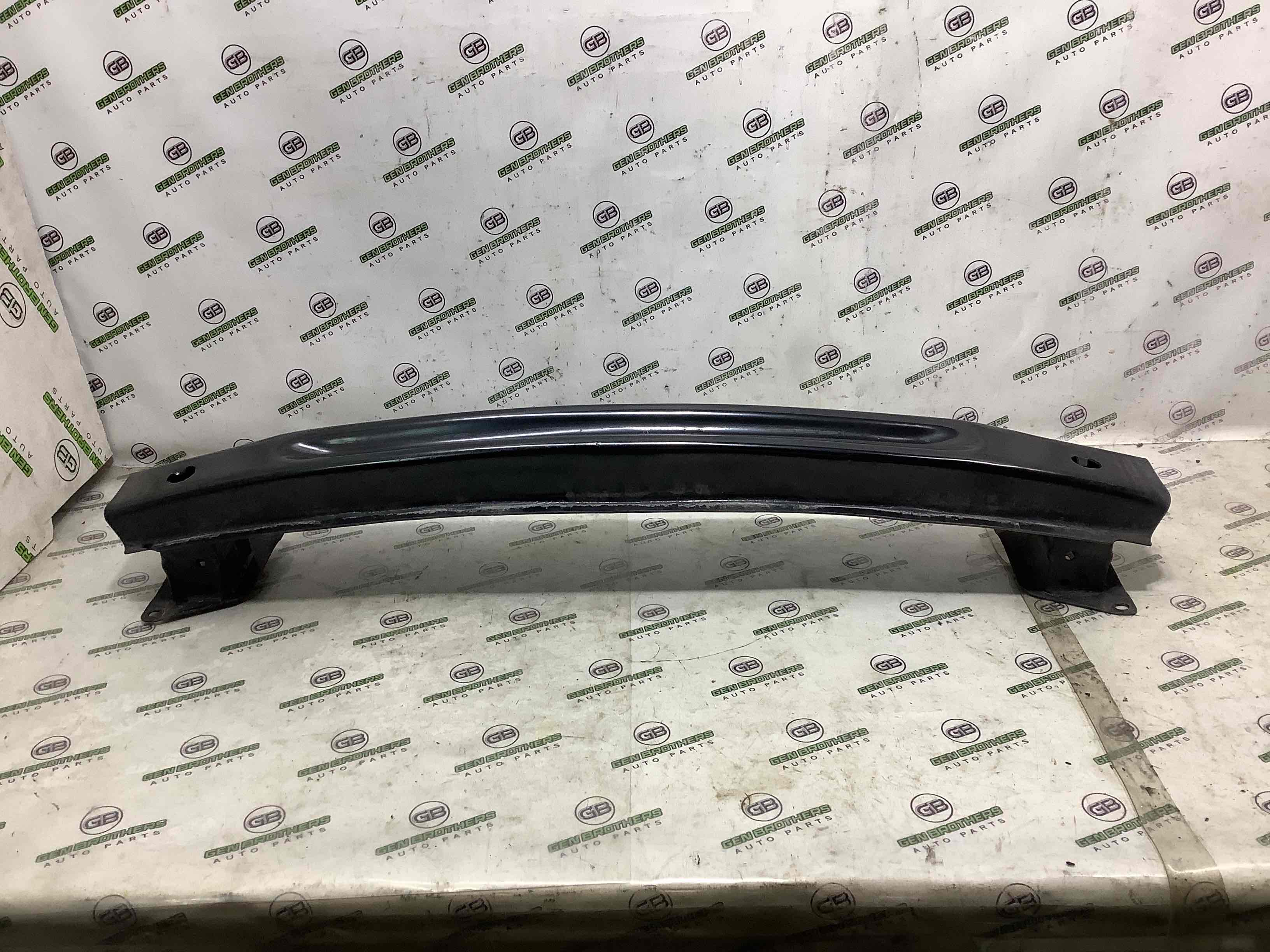 Підсилювач бампера заднього