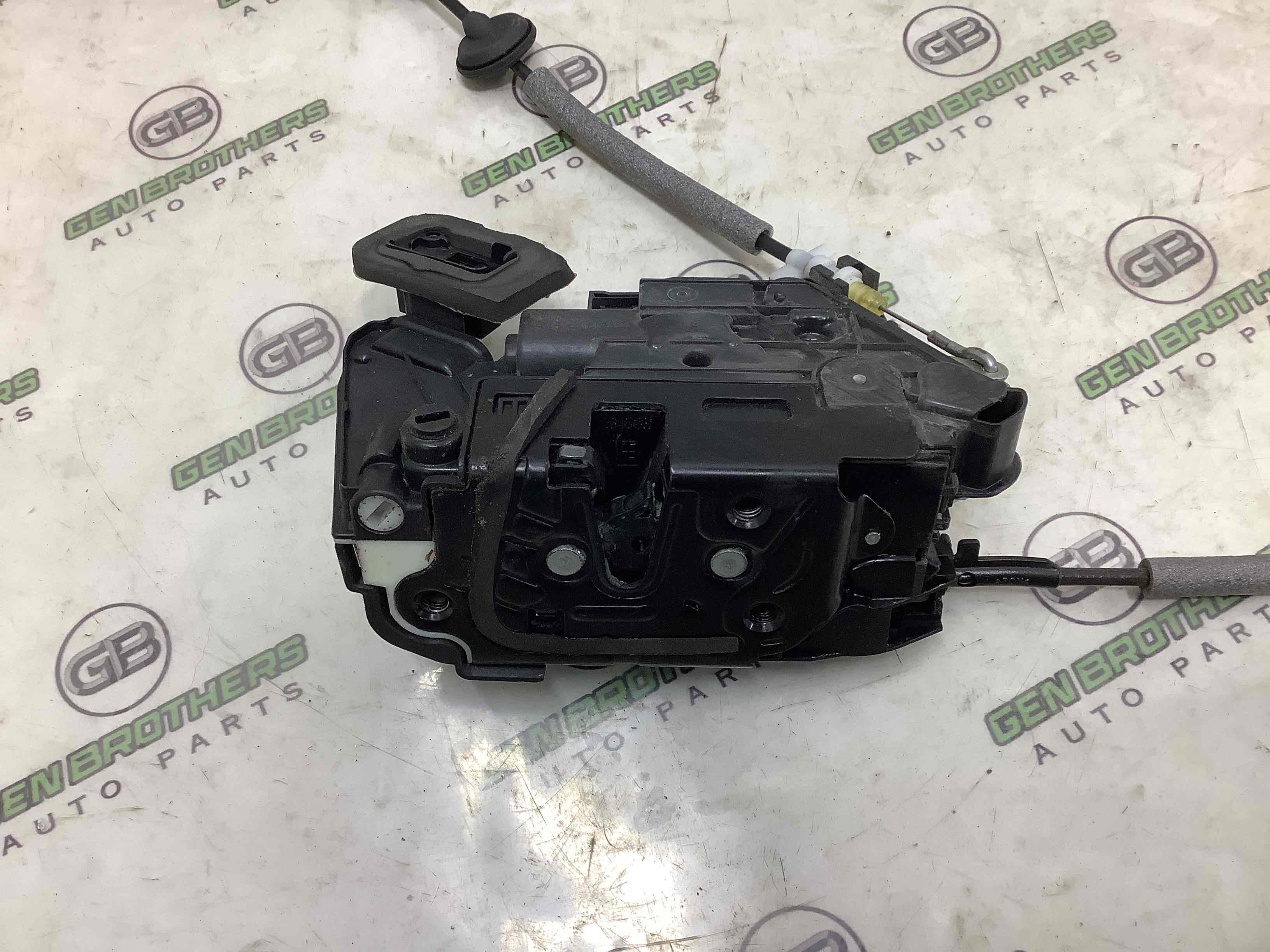 Замок дверей задньої лівої