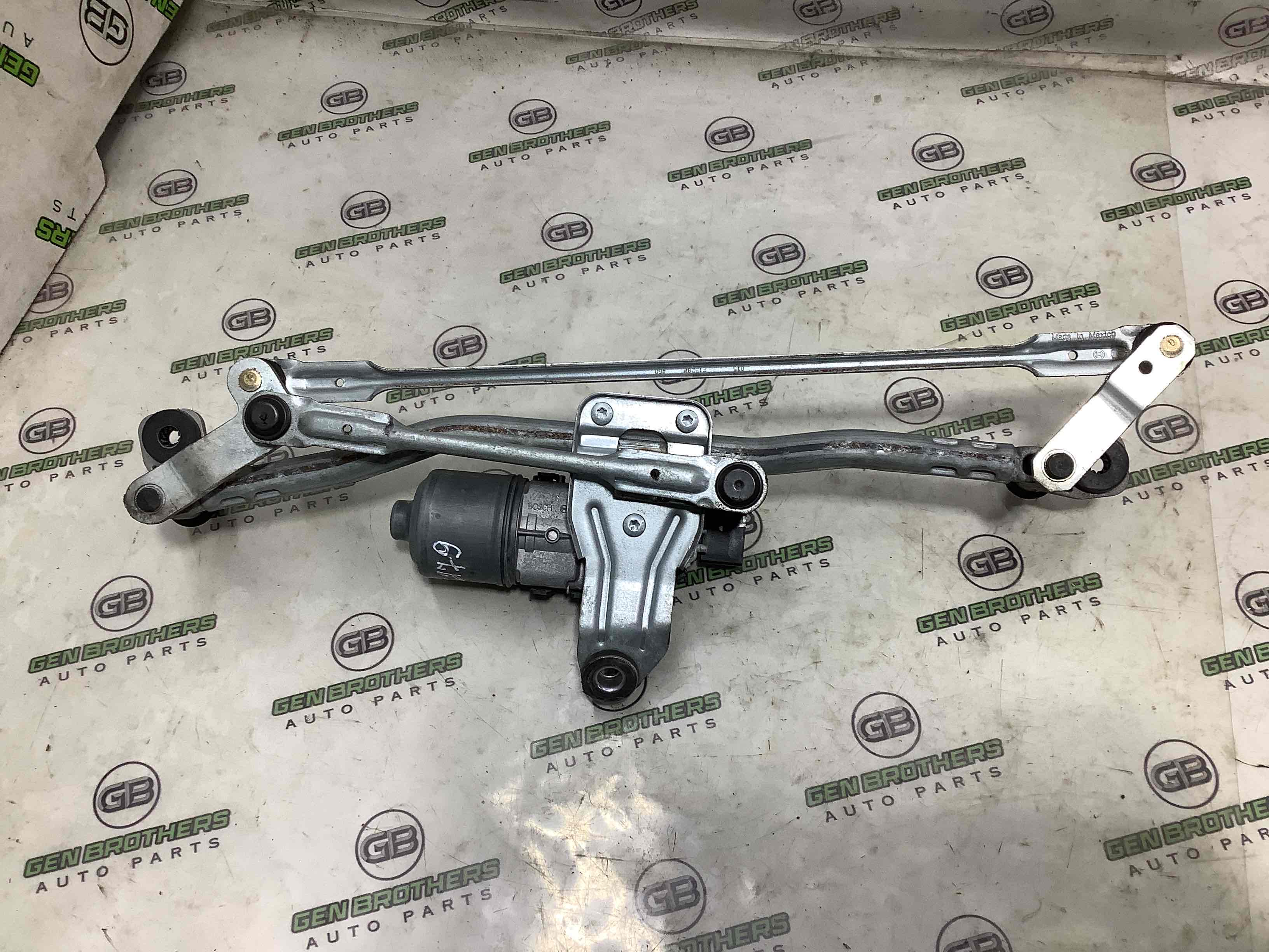 Механізм склоочисника, трапеція двірників