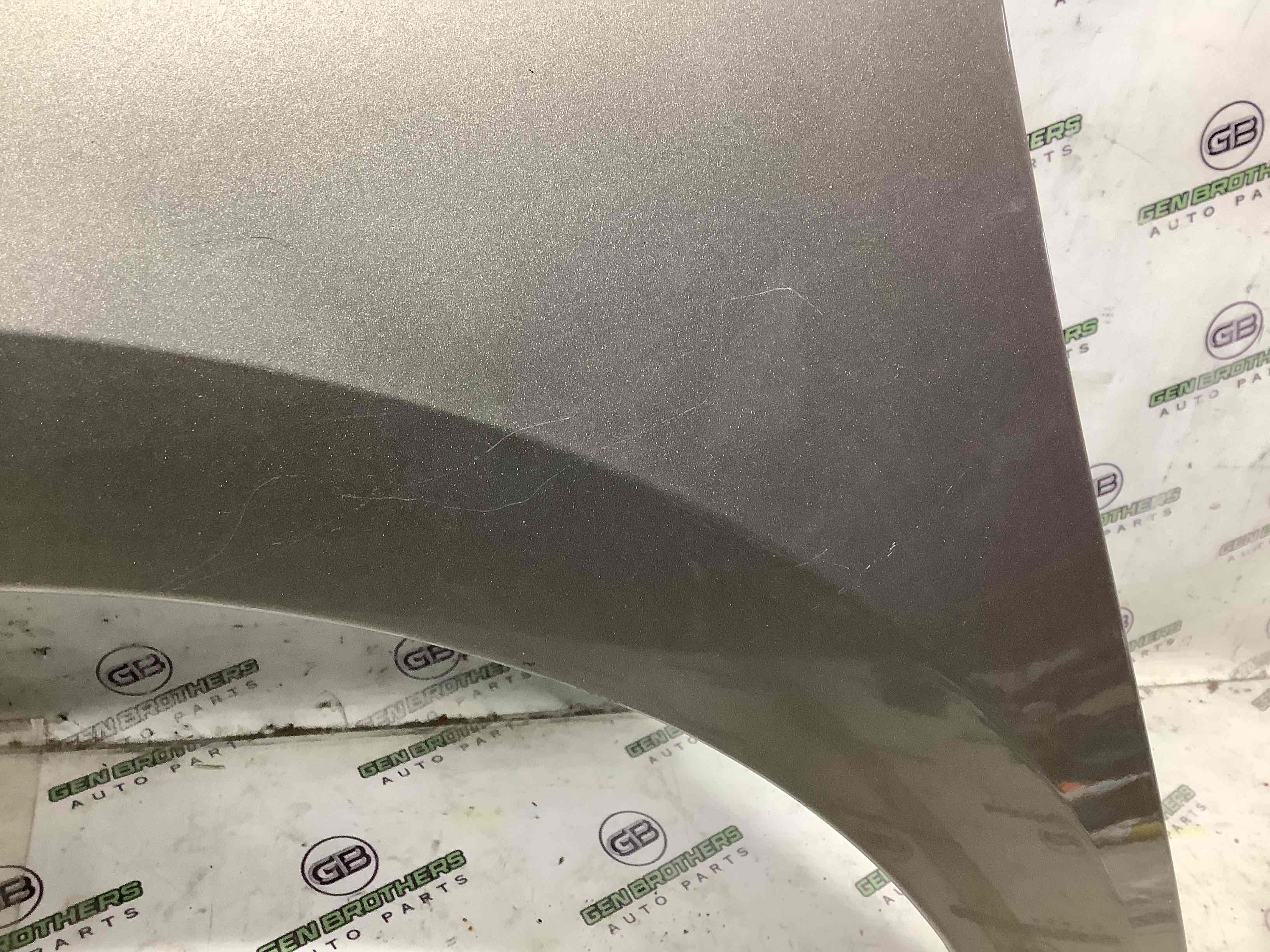 Крило переднє ліве