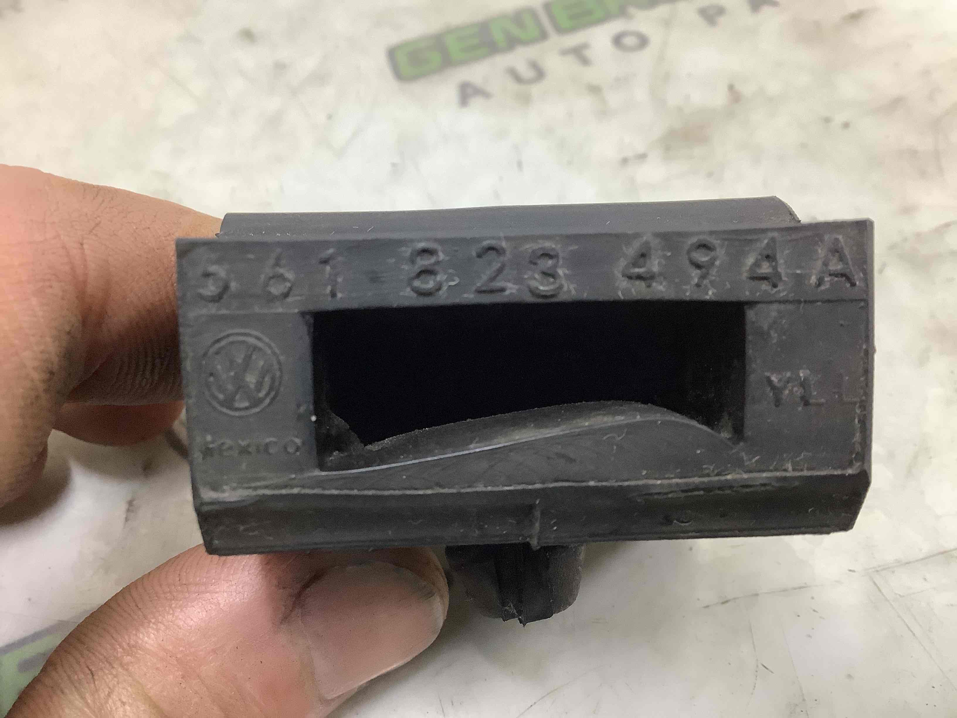 Ущільнювач капота, ізолятор, шуба