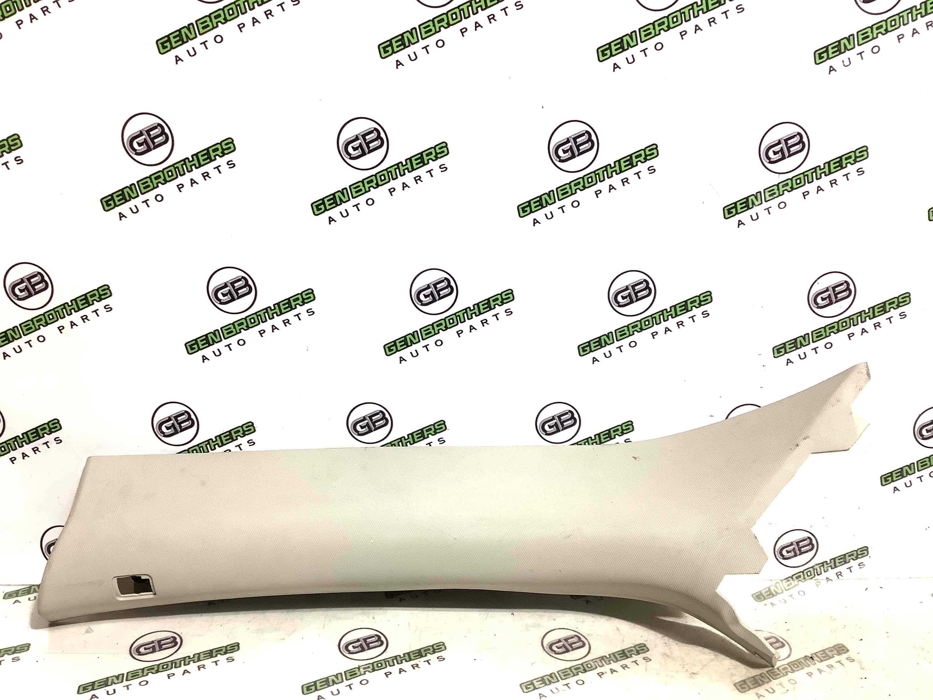 Обшивка передньої стійки ліва