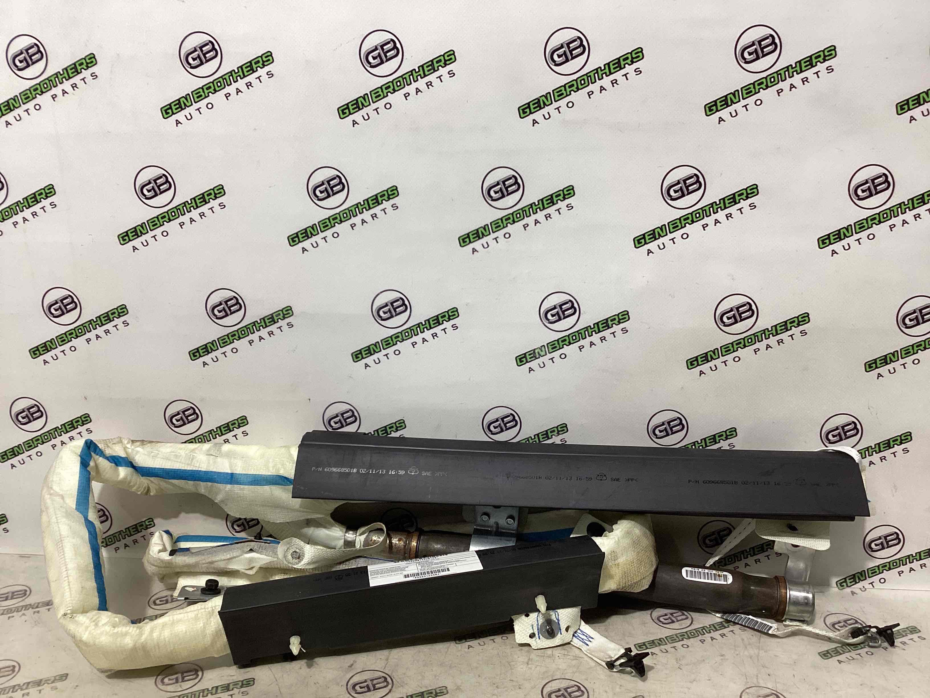 Подушка безпеки збоку шторка