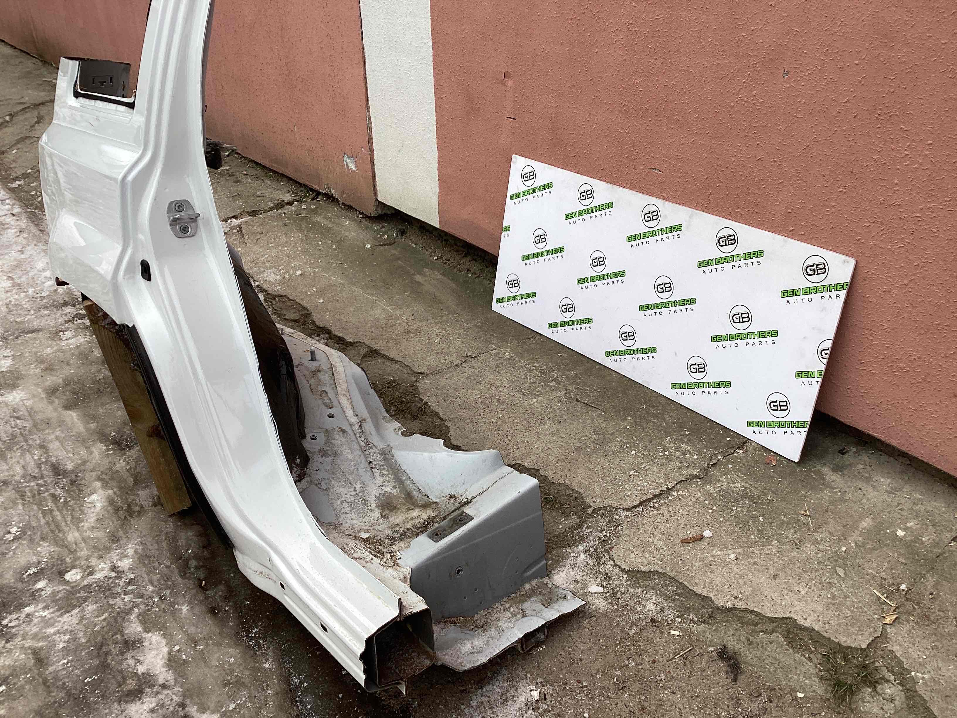 Чверть задня права