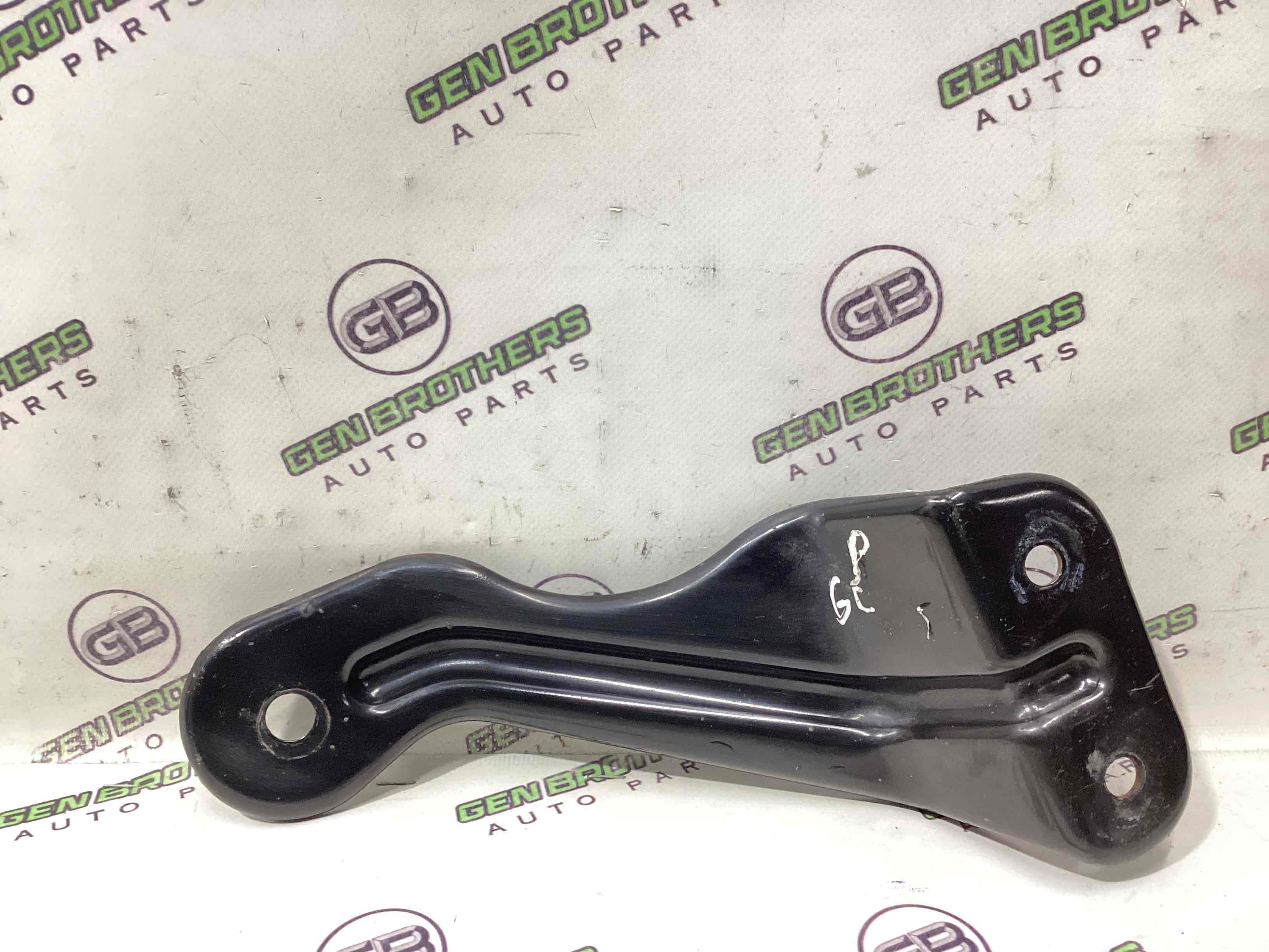 Кронштейн заднего подрамника