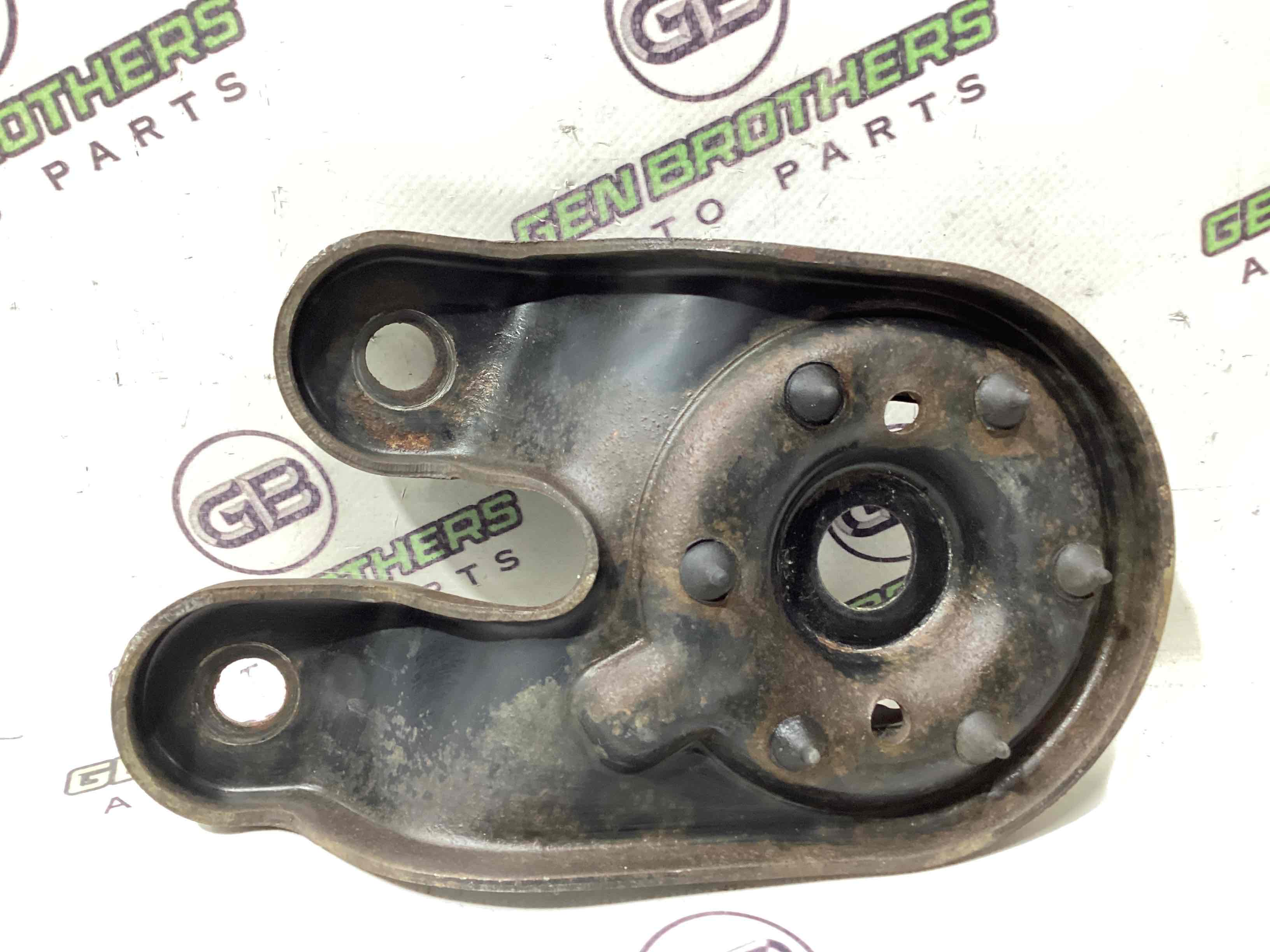 Кронштейн переднего подрамника