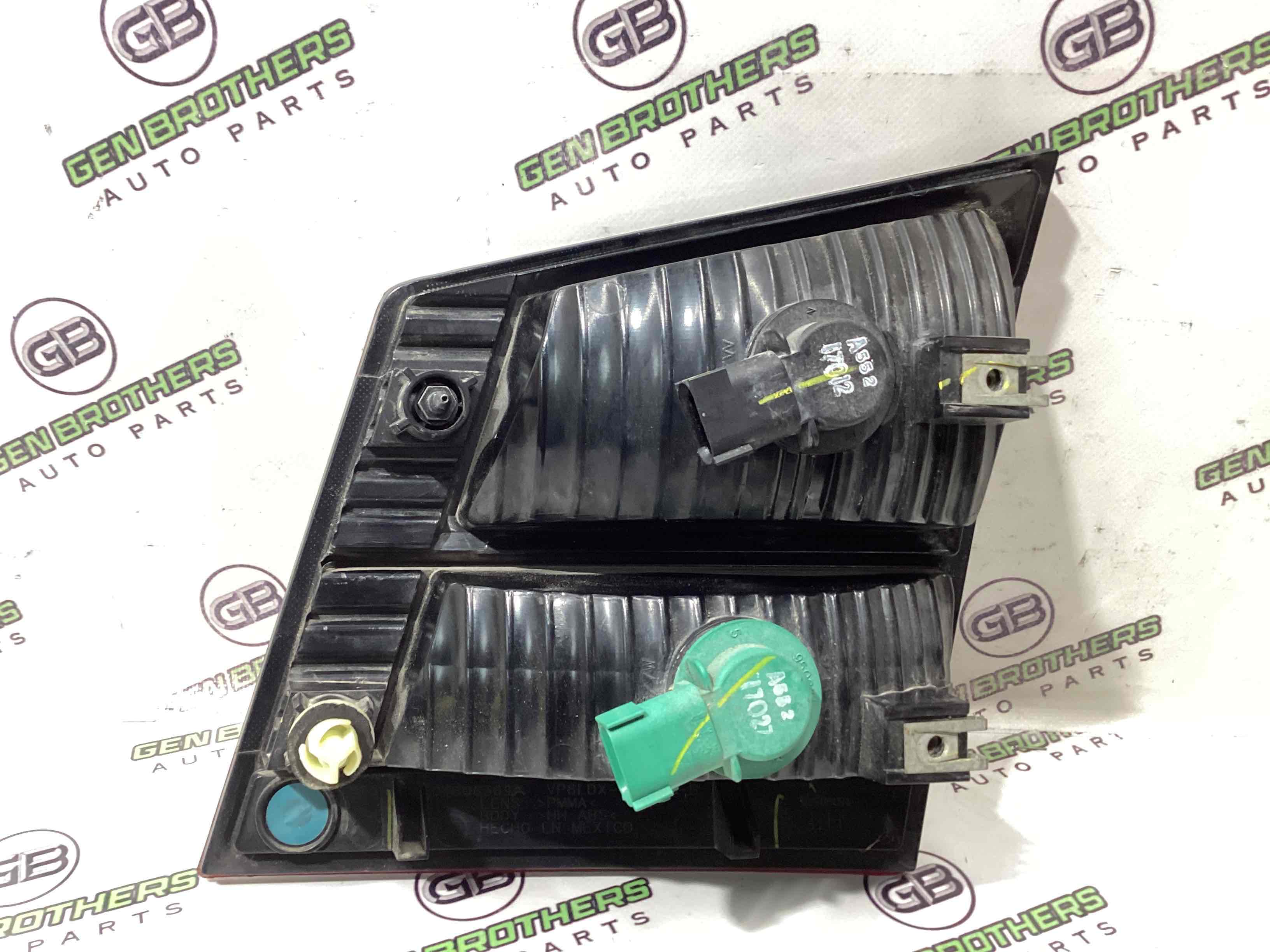 Фонарь задний левый