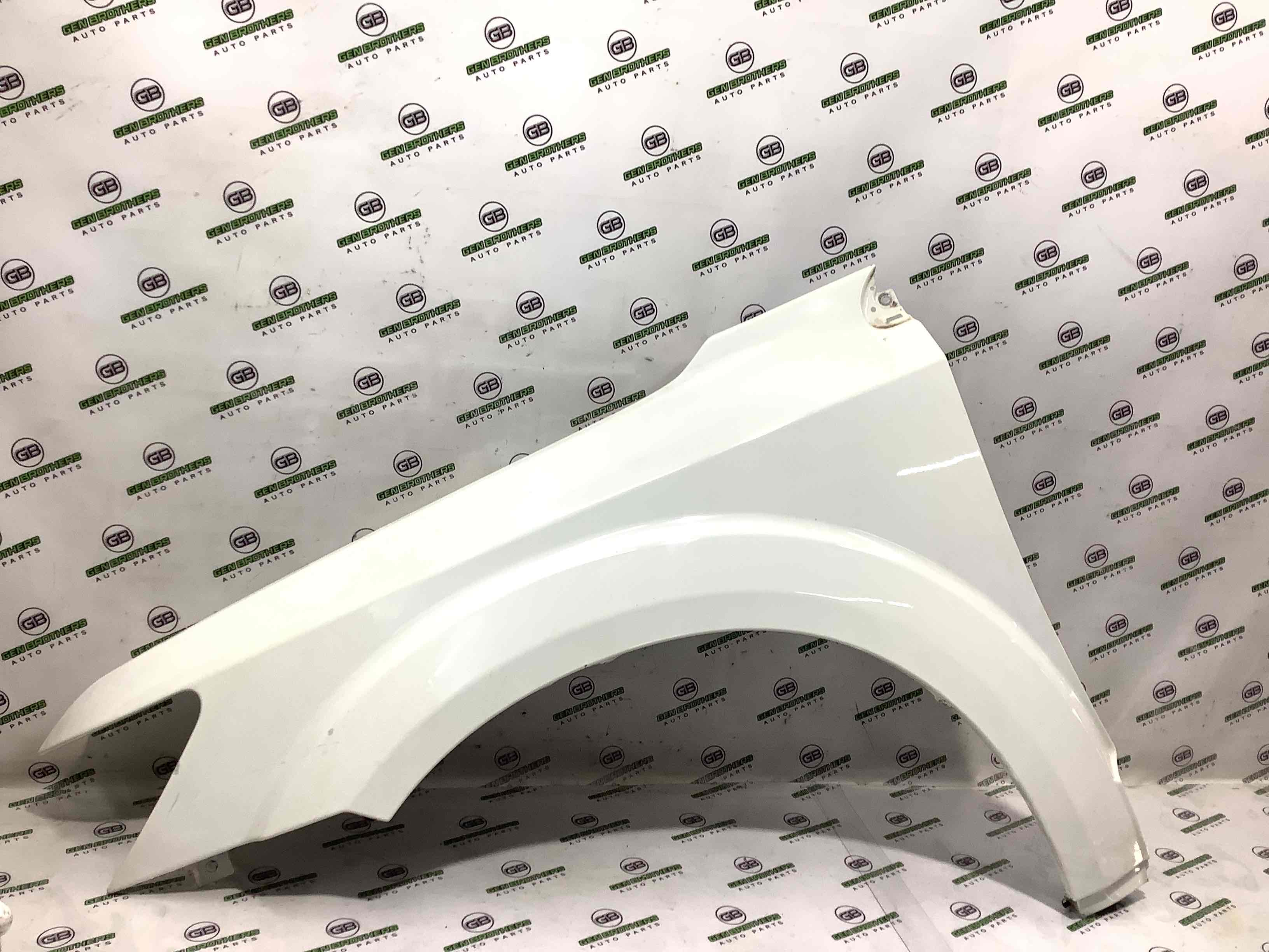 Крыло переднее левое