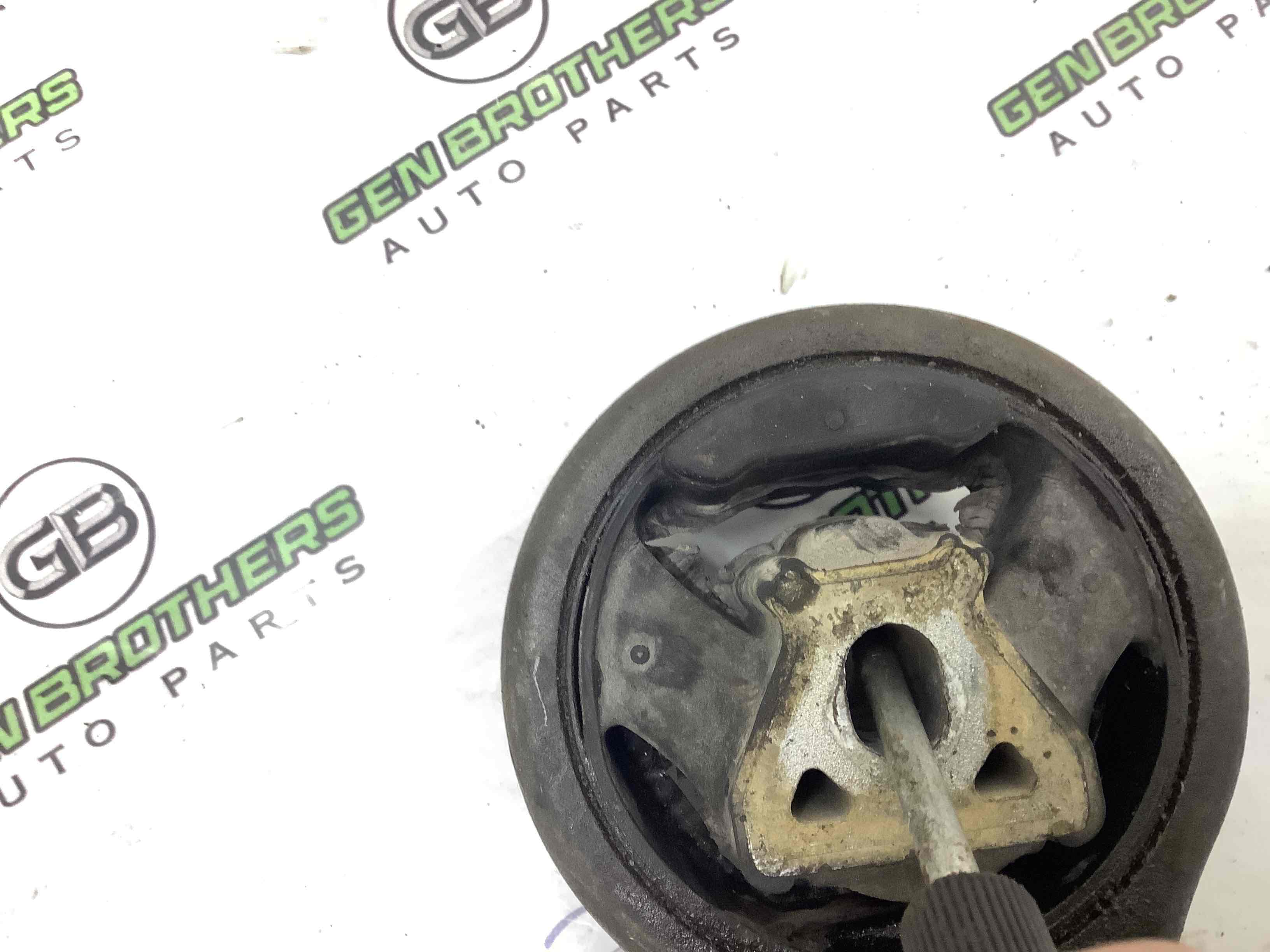 Подушка крепления двигателя