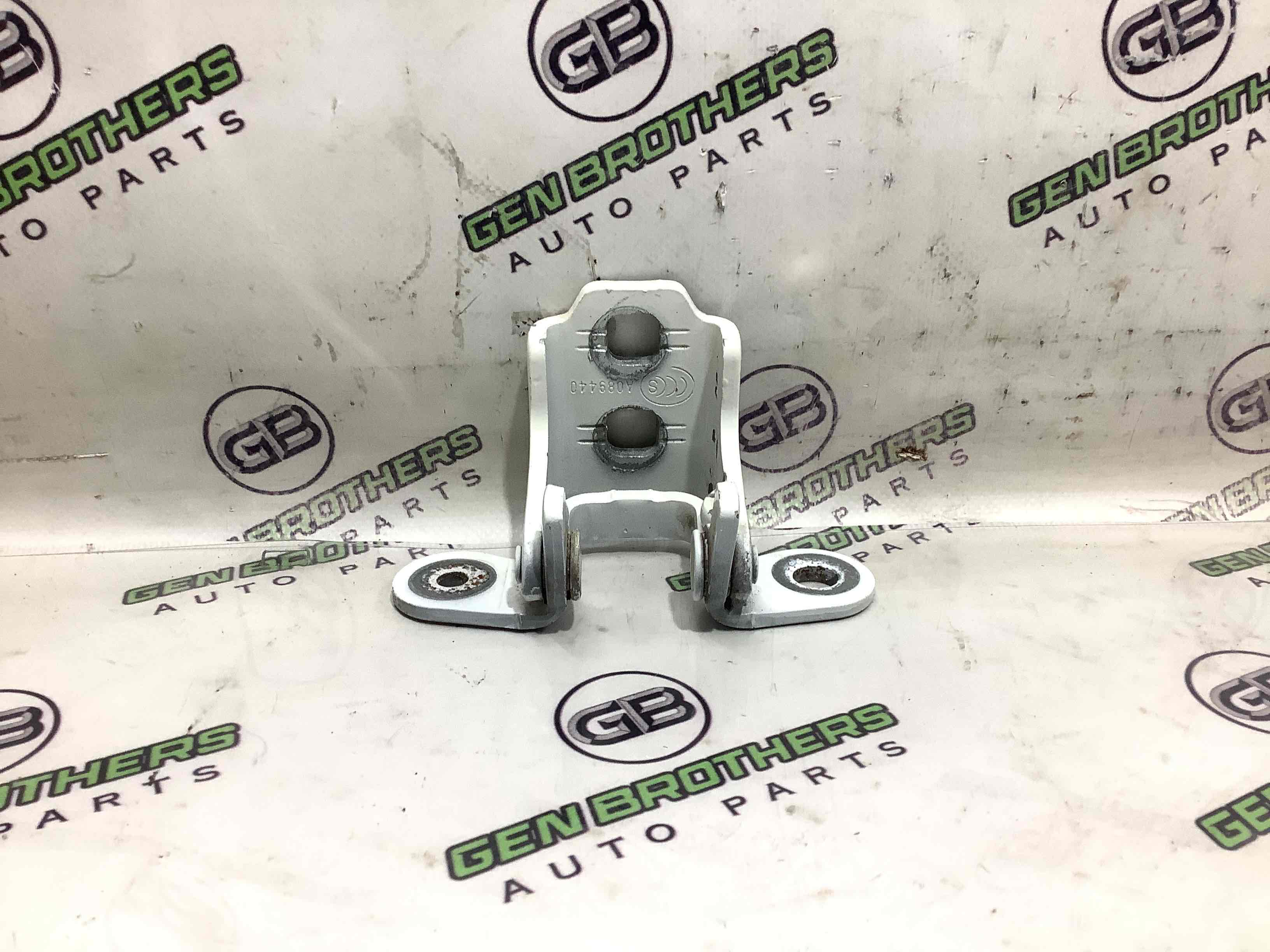 Петля двери, замок двери