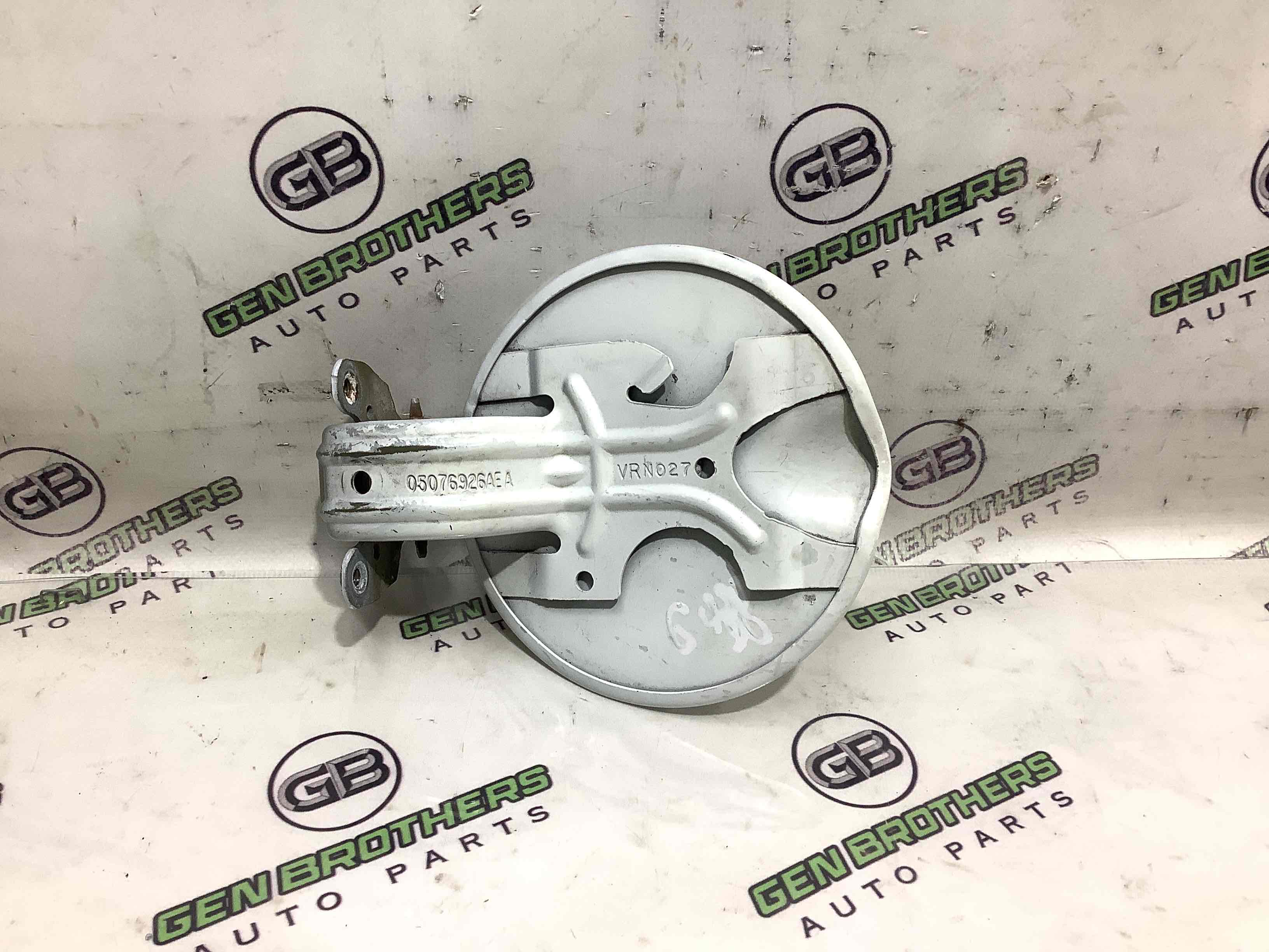 Лючок бензобака