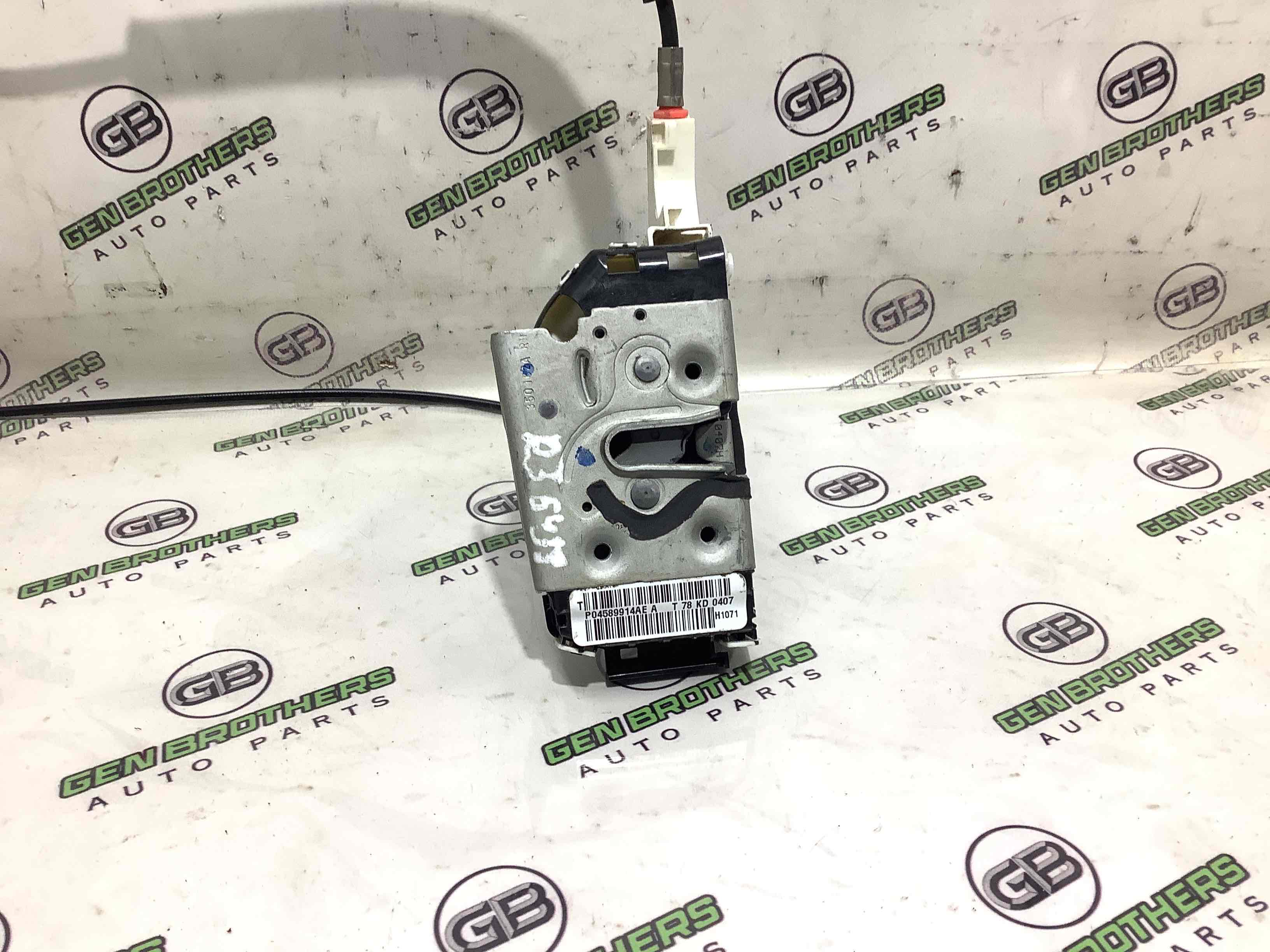 Замок двери задней правой