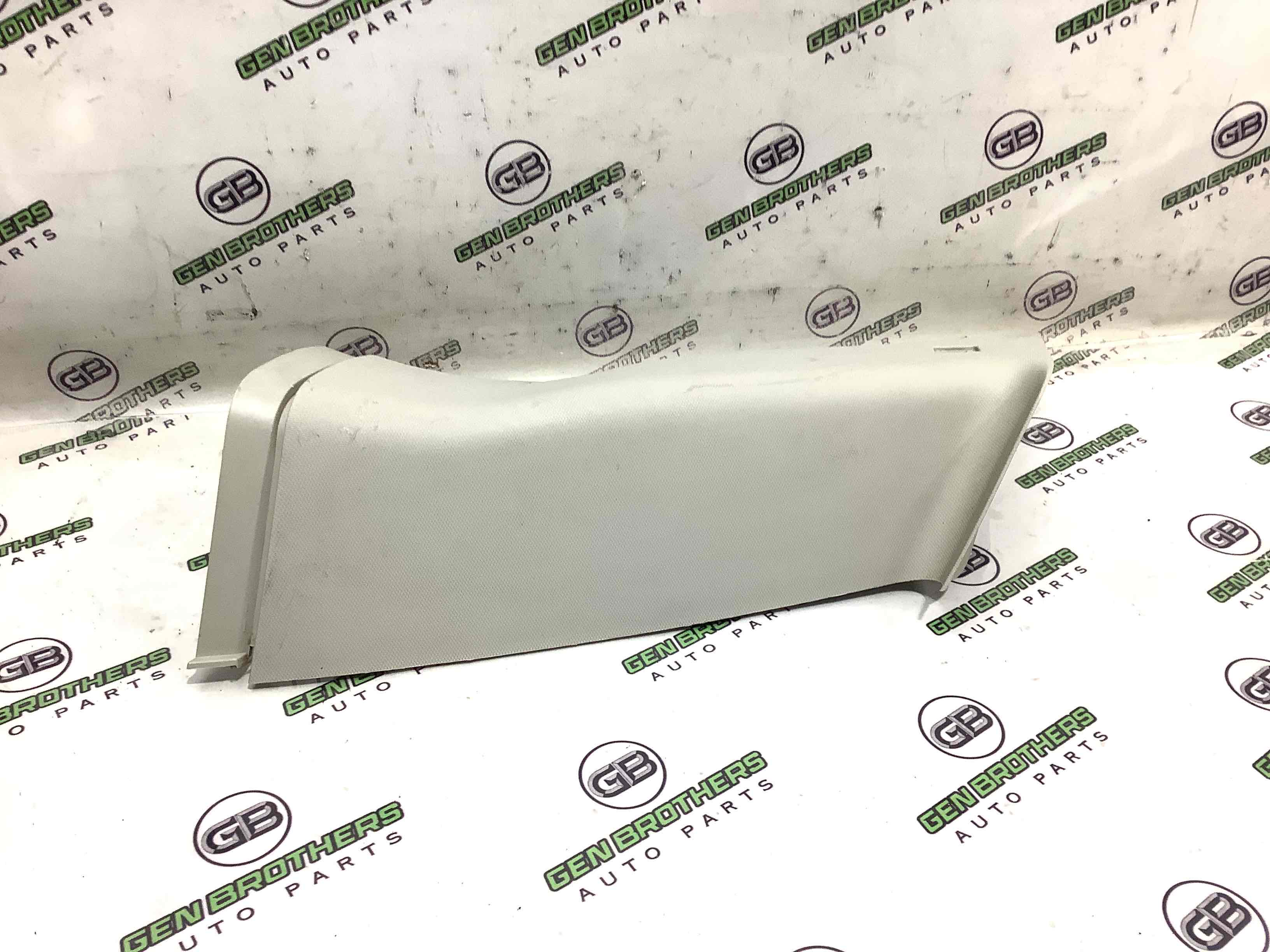 Обшивка задней стойки правая