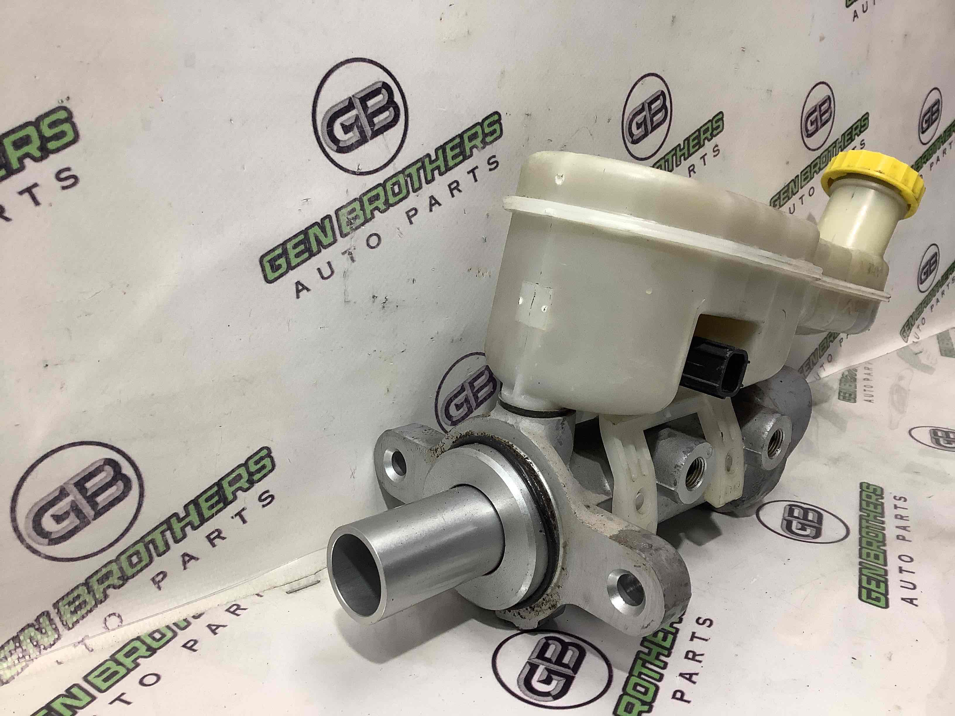 Цилиндр тормозной главный