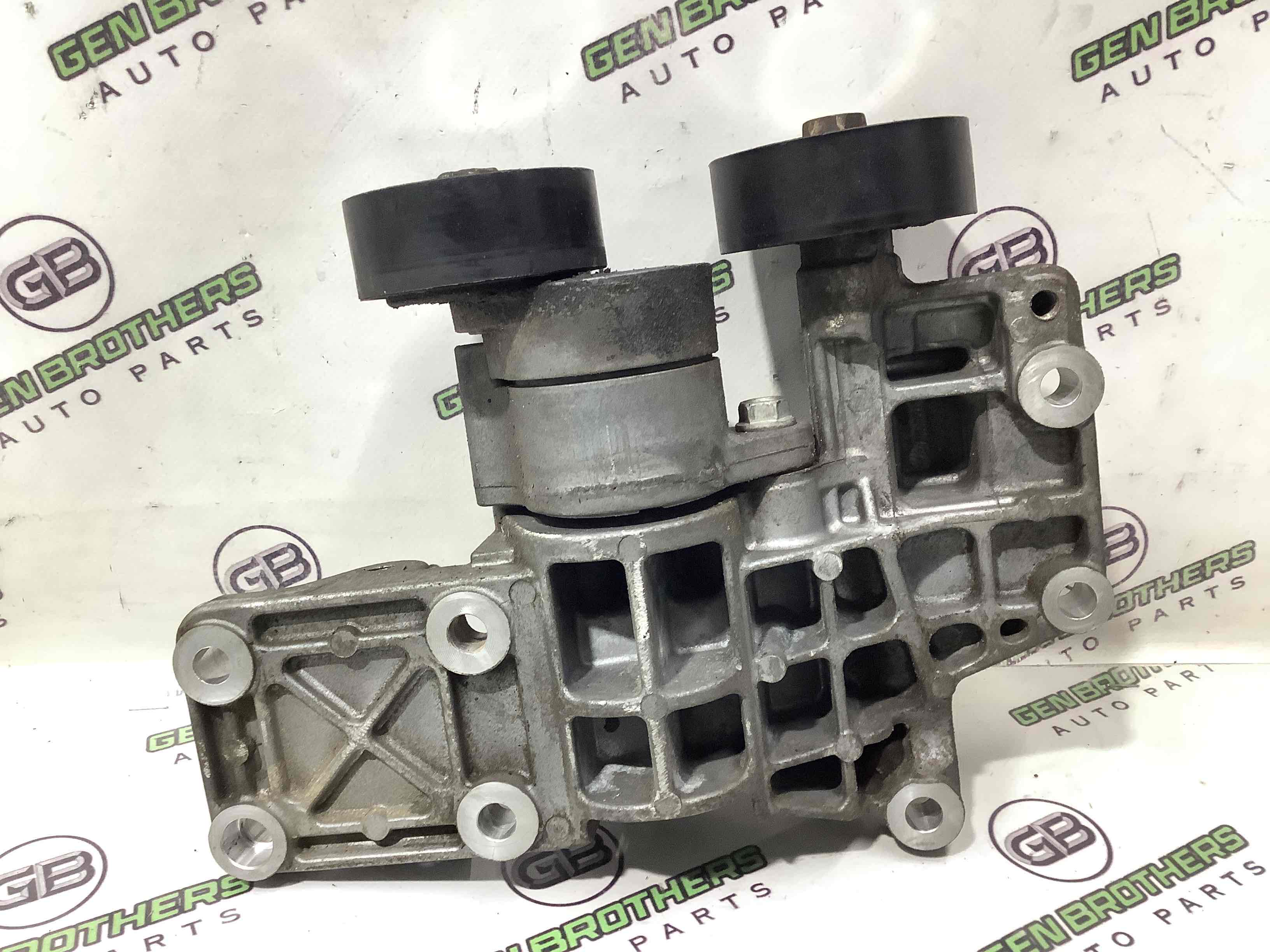 Генератор, кронштейн генератора