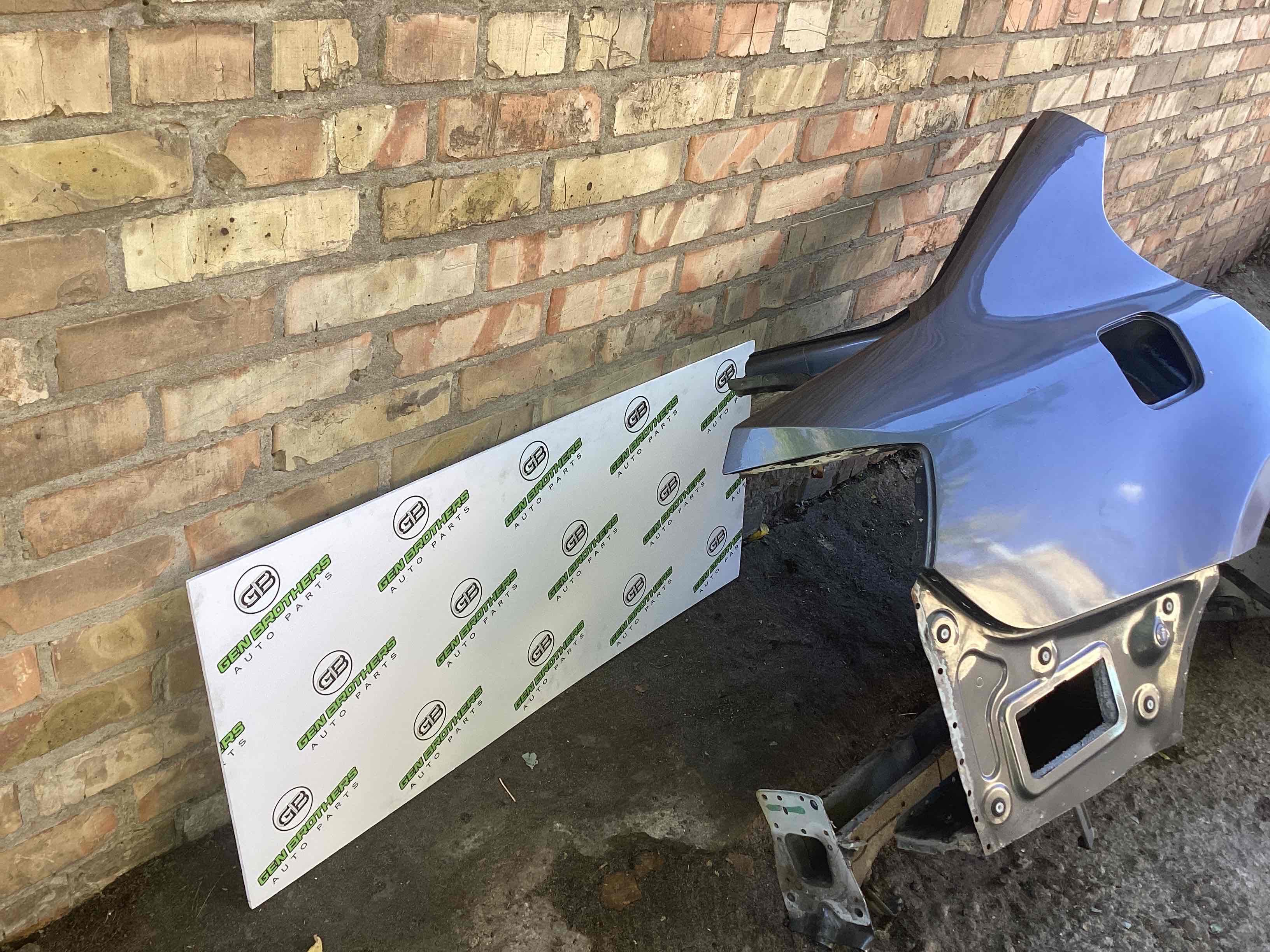 Чверть задня права