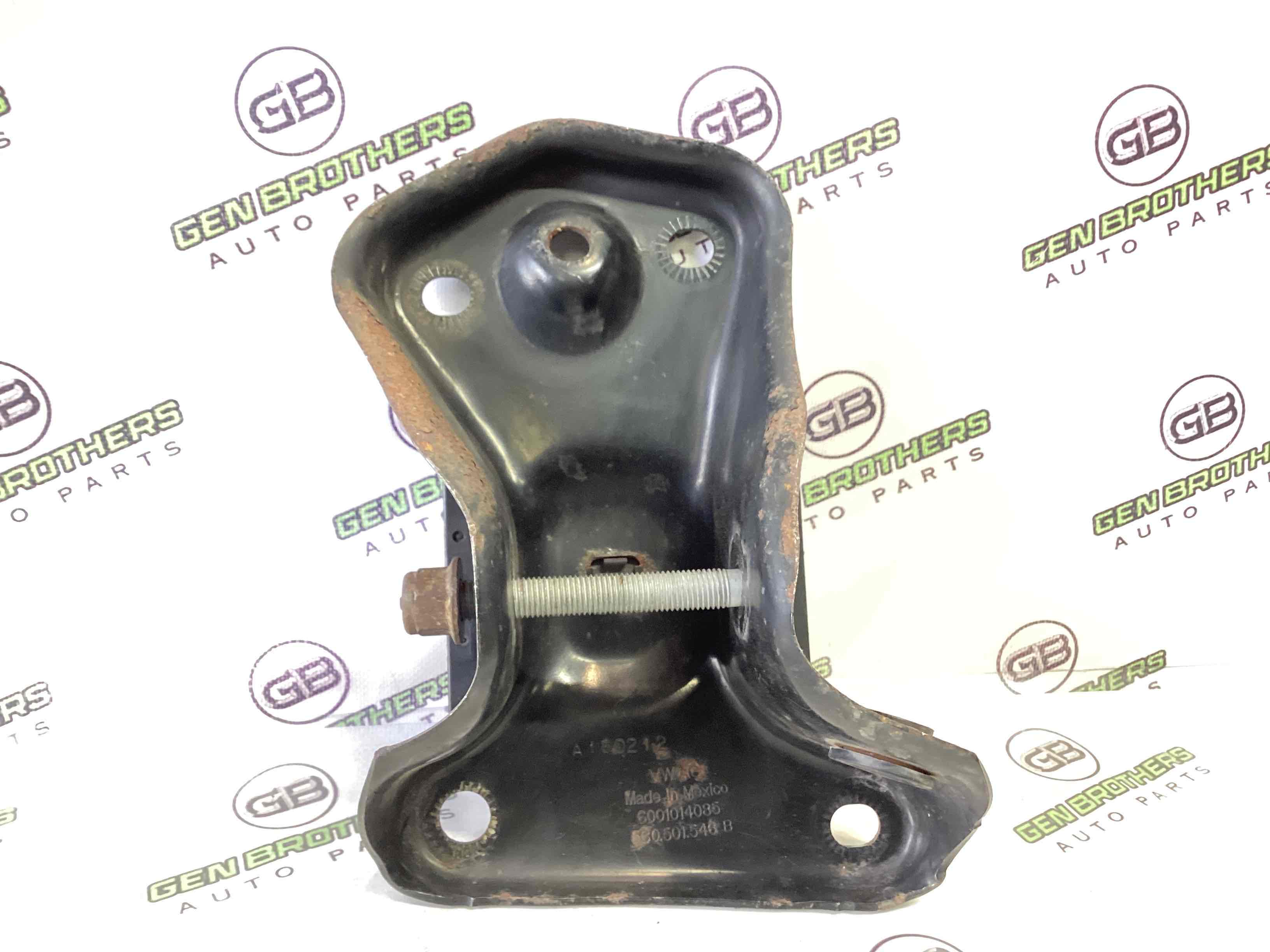 Кронштейн заднього підрамника