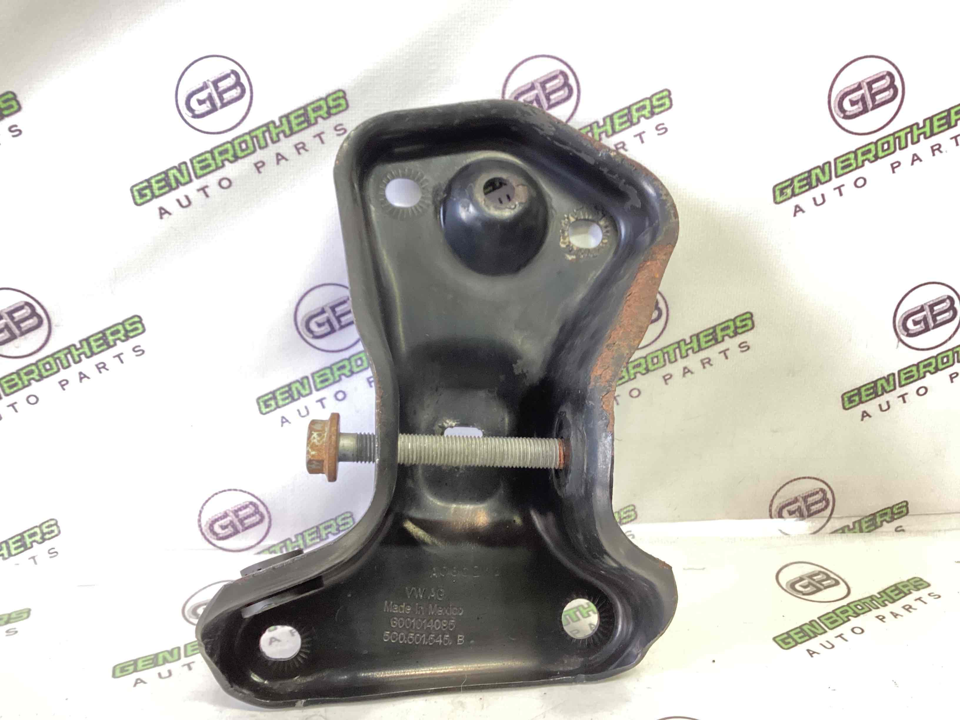 Кронштейн заднього підрамника