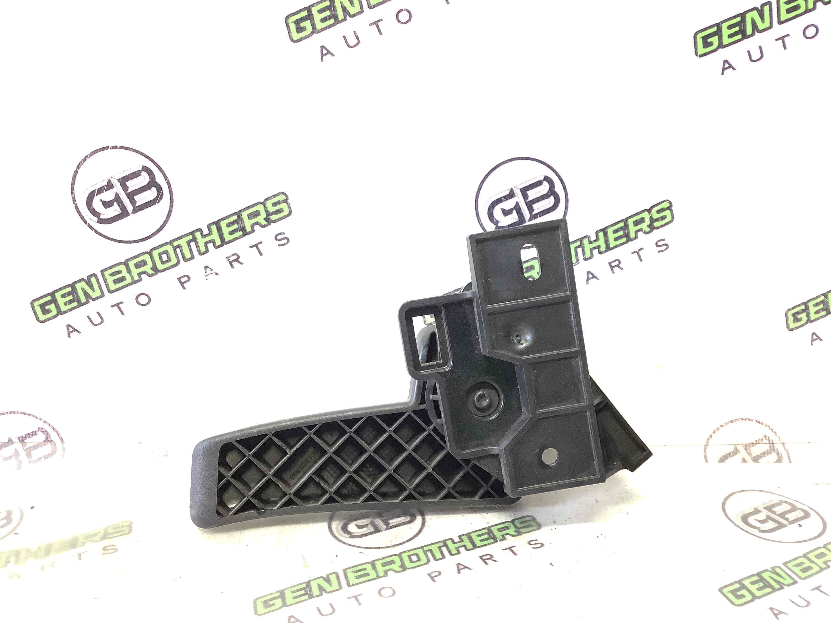 Ручка відкривання капота