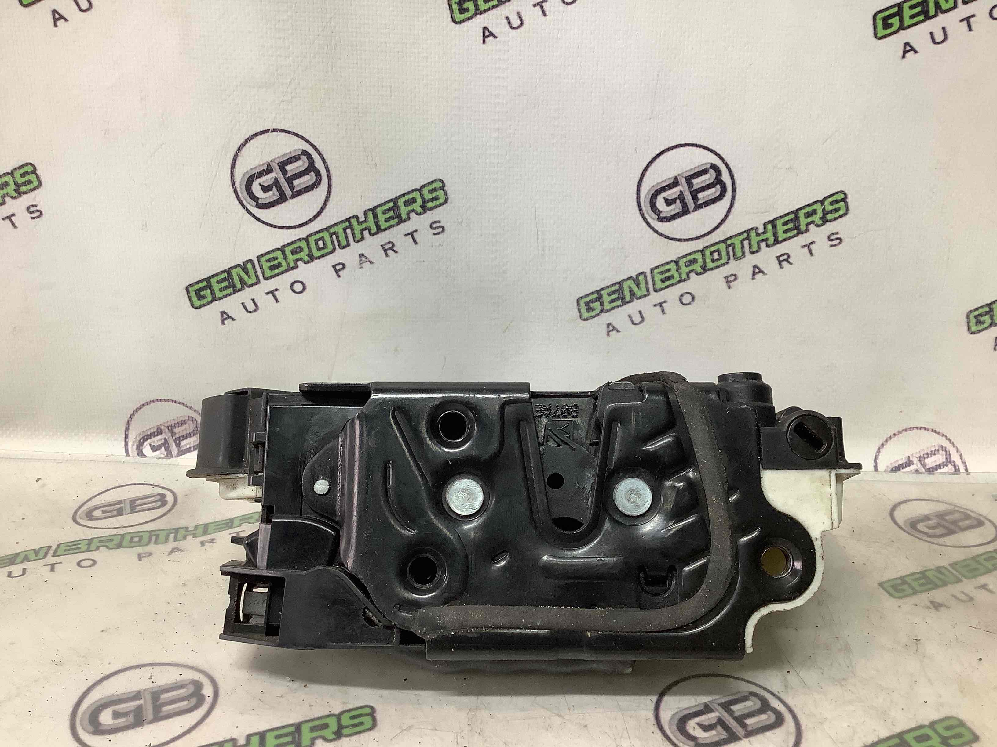 Замок дверей задньої правої