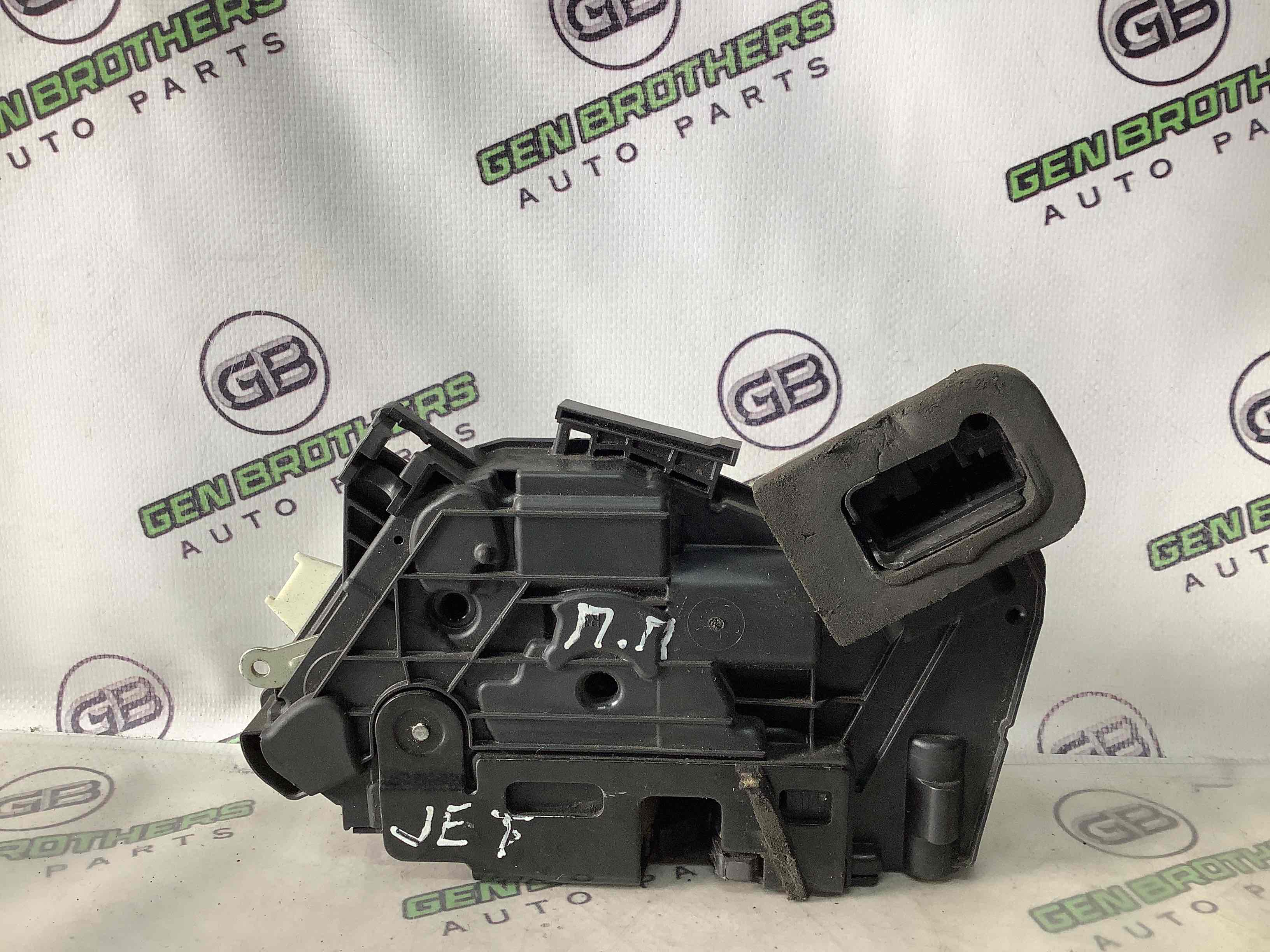 Замок дверей передньої правої