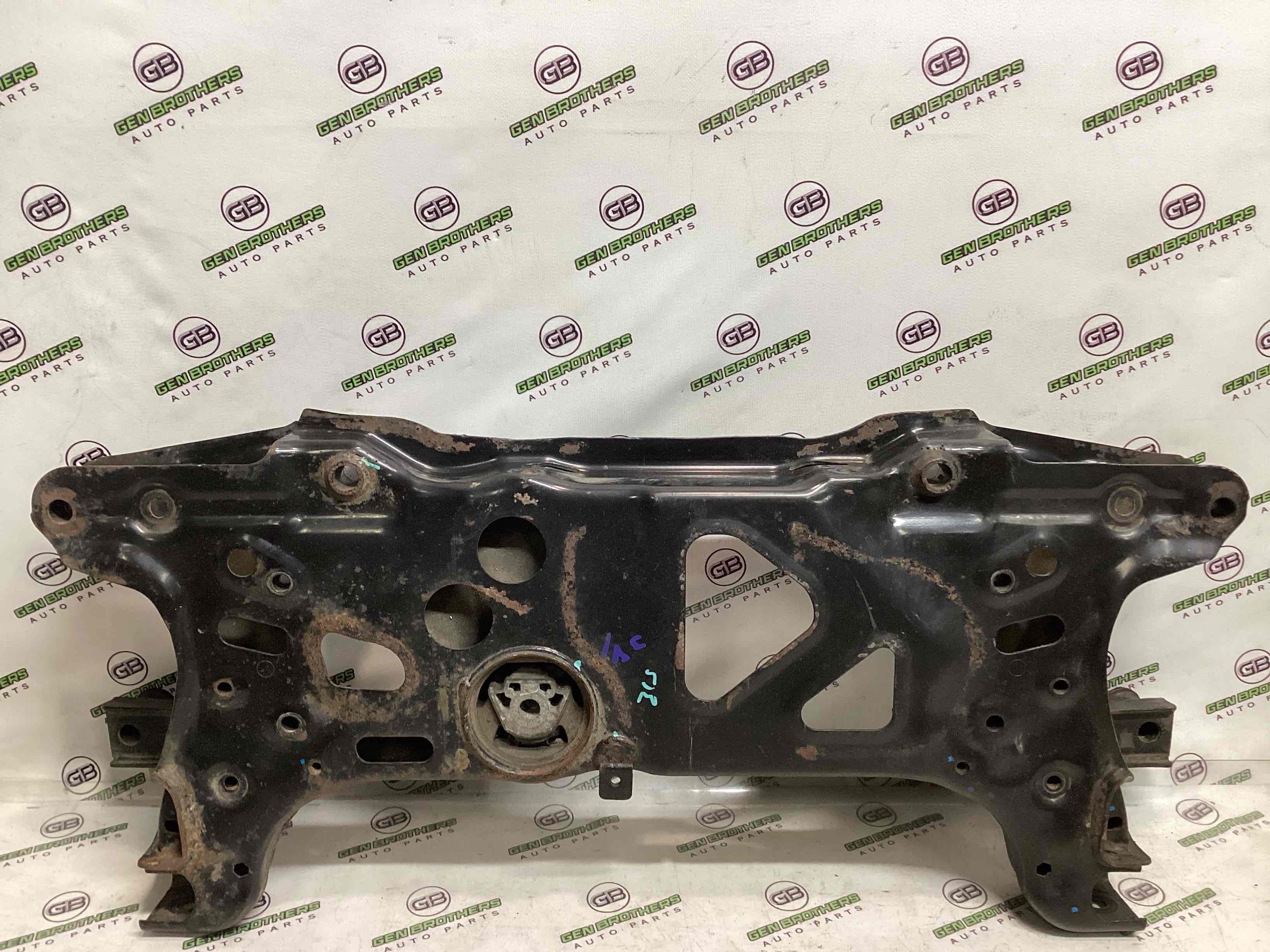 Балка підвіски передня підрамник