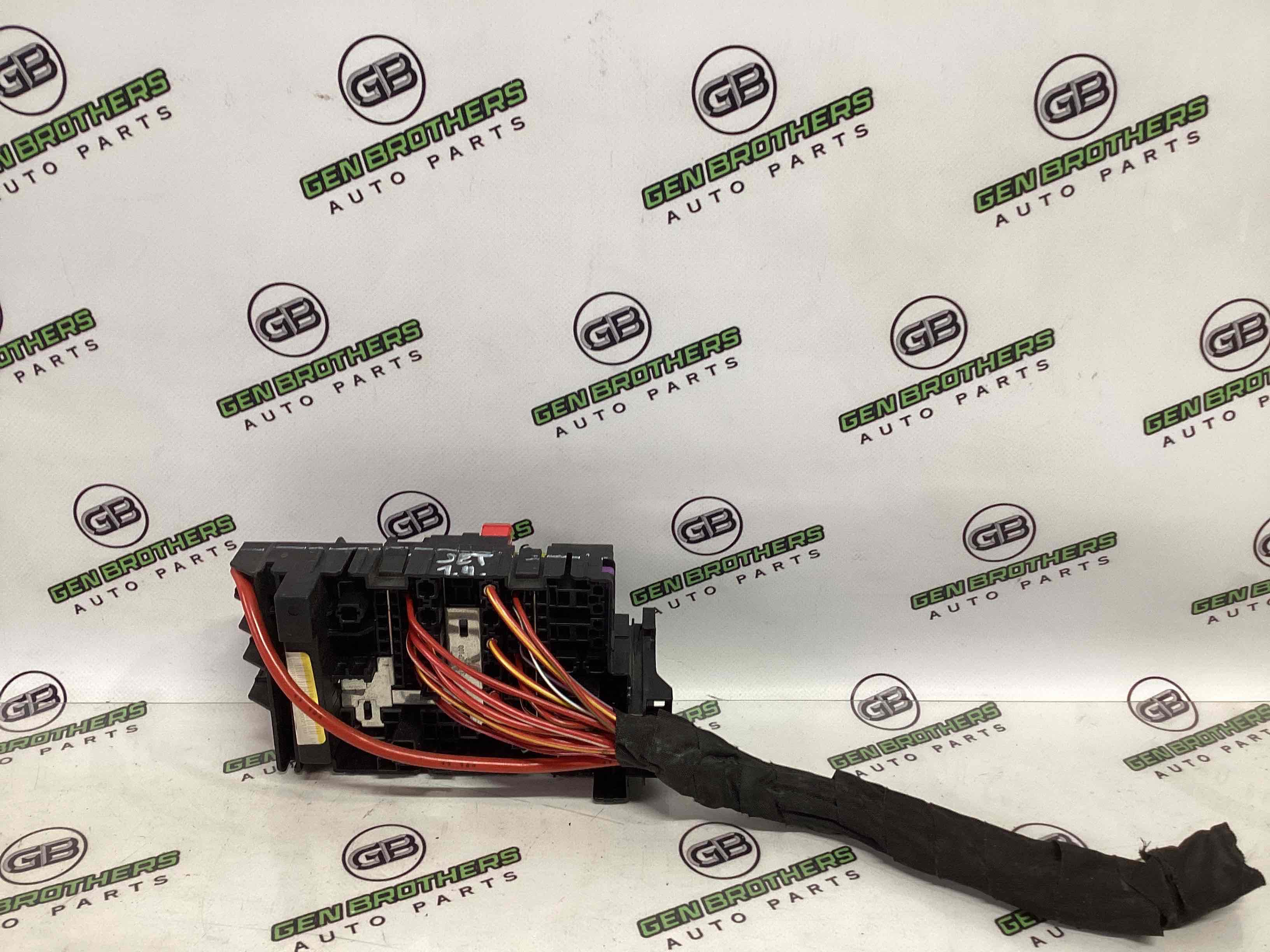 Блок запобіжників (блок реле)