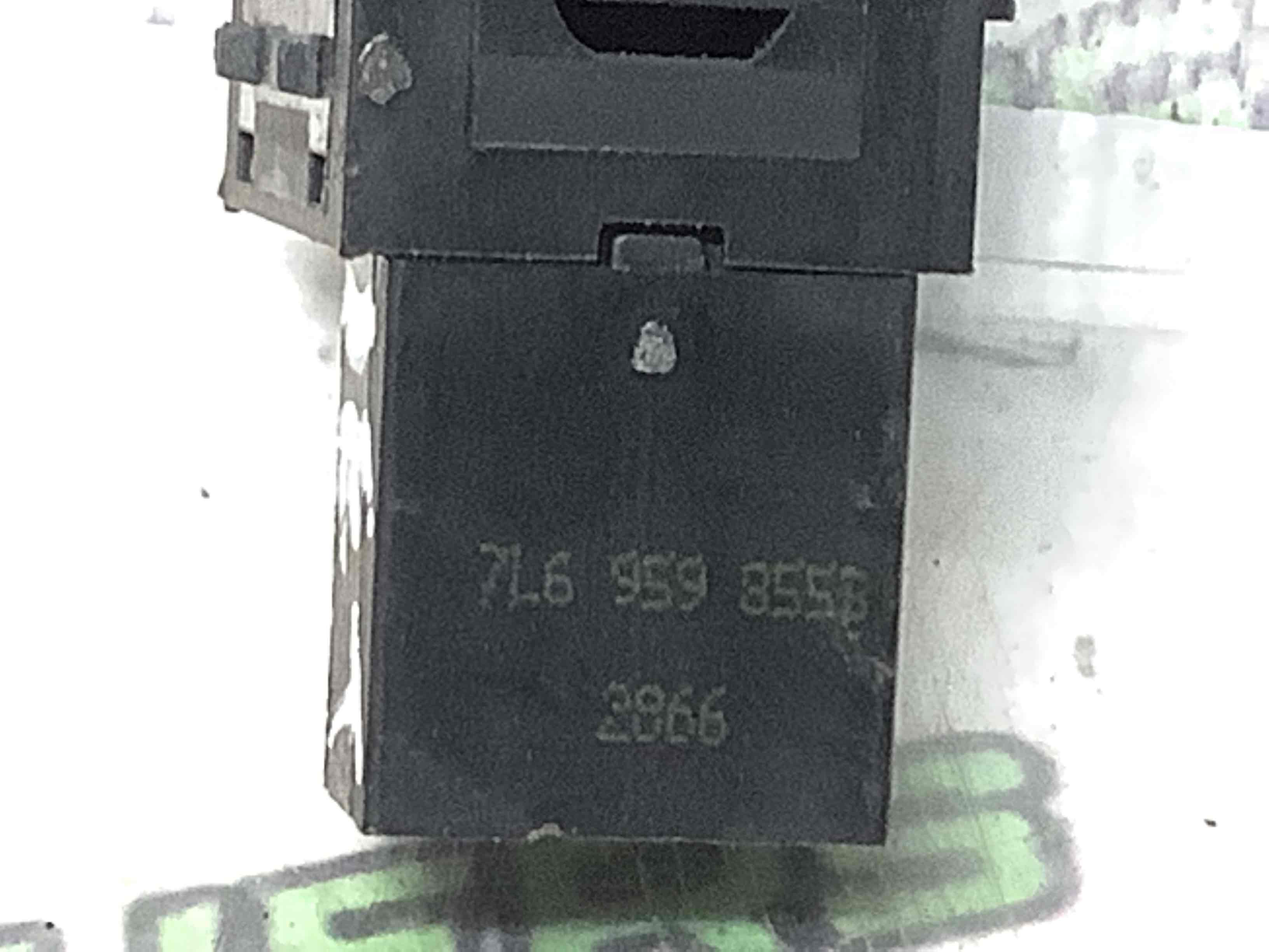 Кнопки керування склопідйомниками