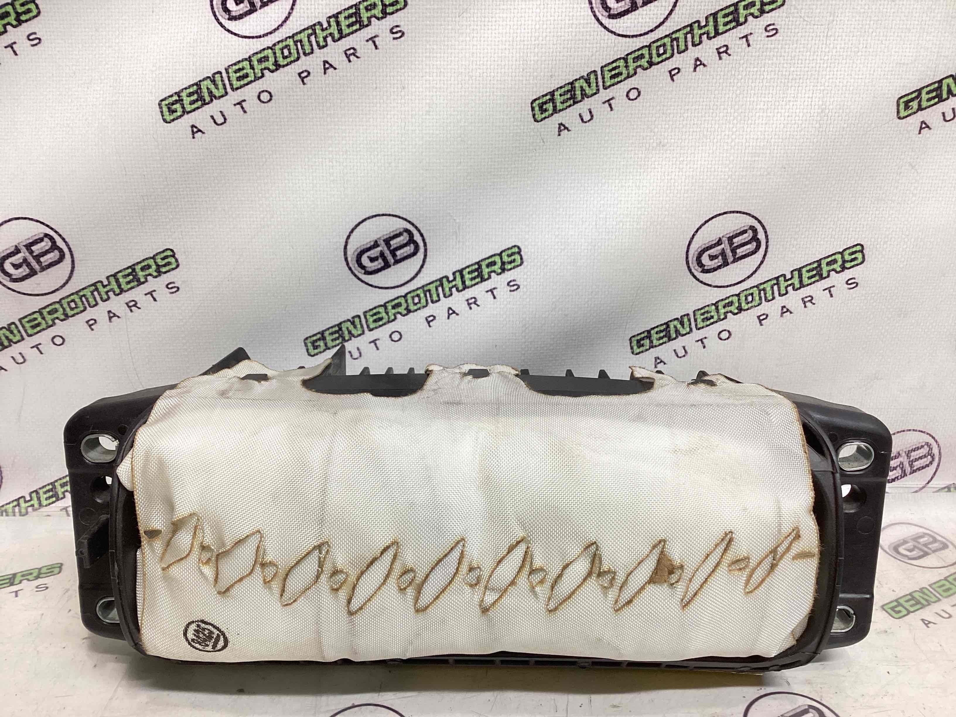 Подушка безпеки пасажира торпедо