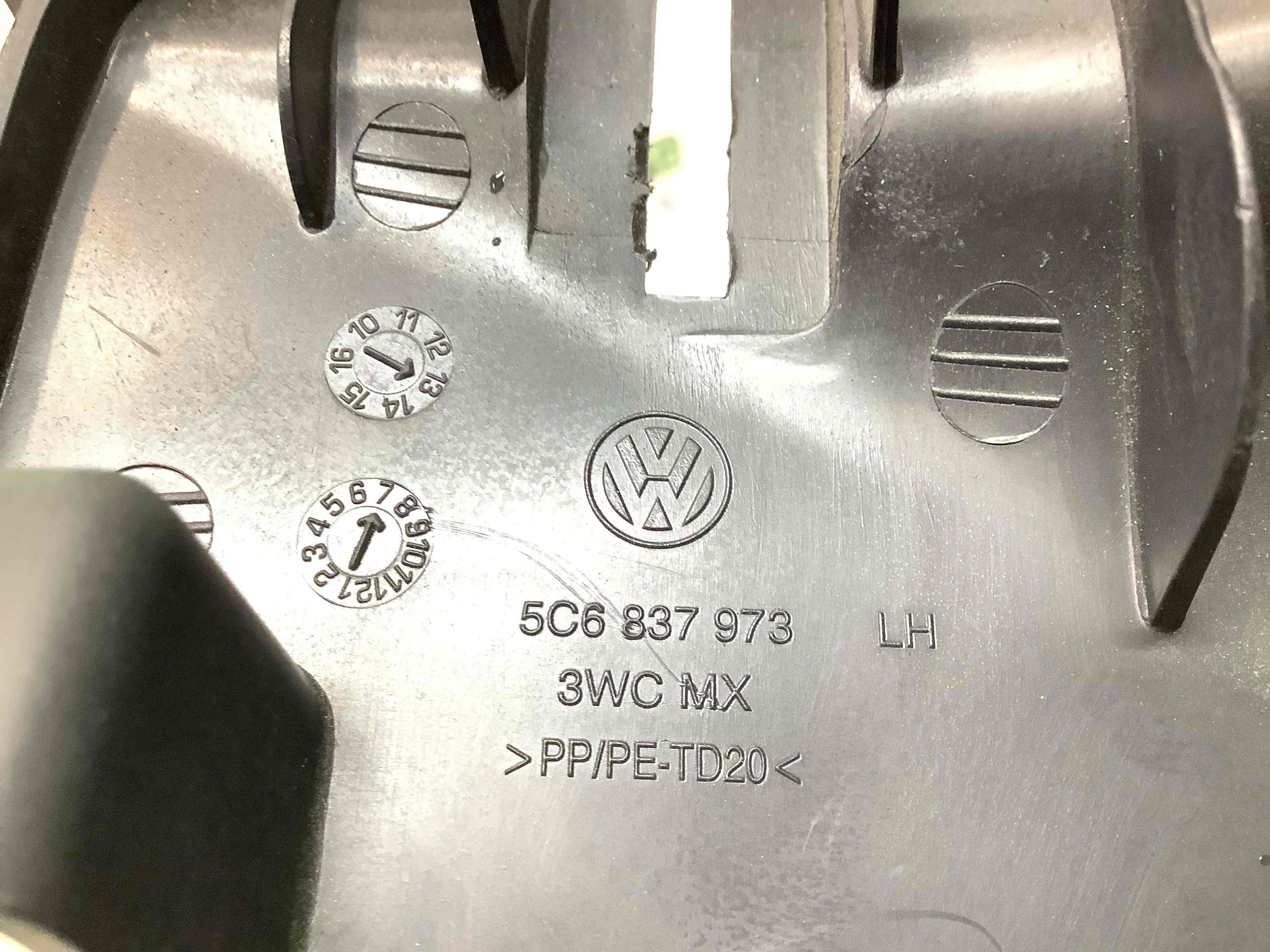 Корпус, накладка, кріплення лівого дзеркала