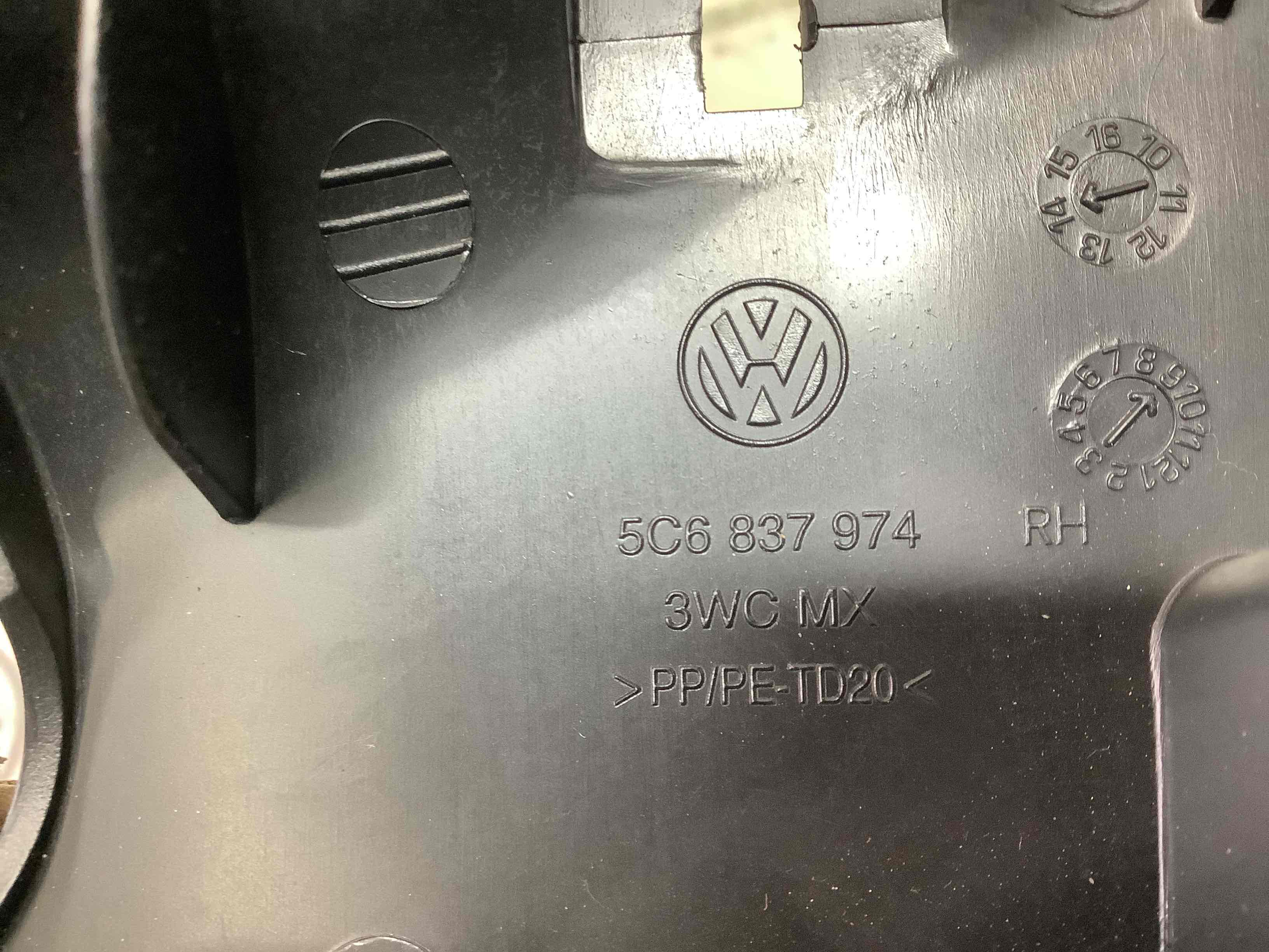 Корпус, накладка, кріплення правого дзеркала