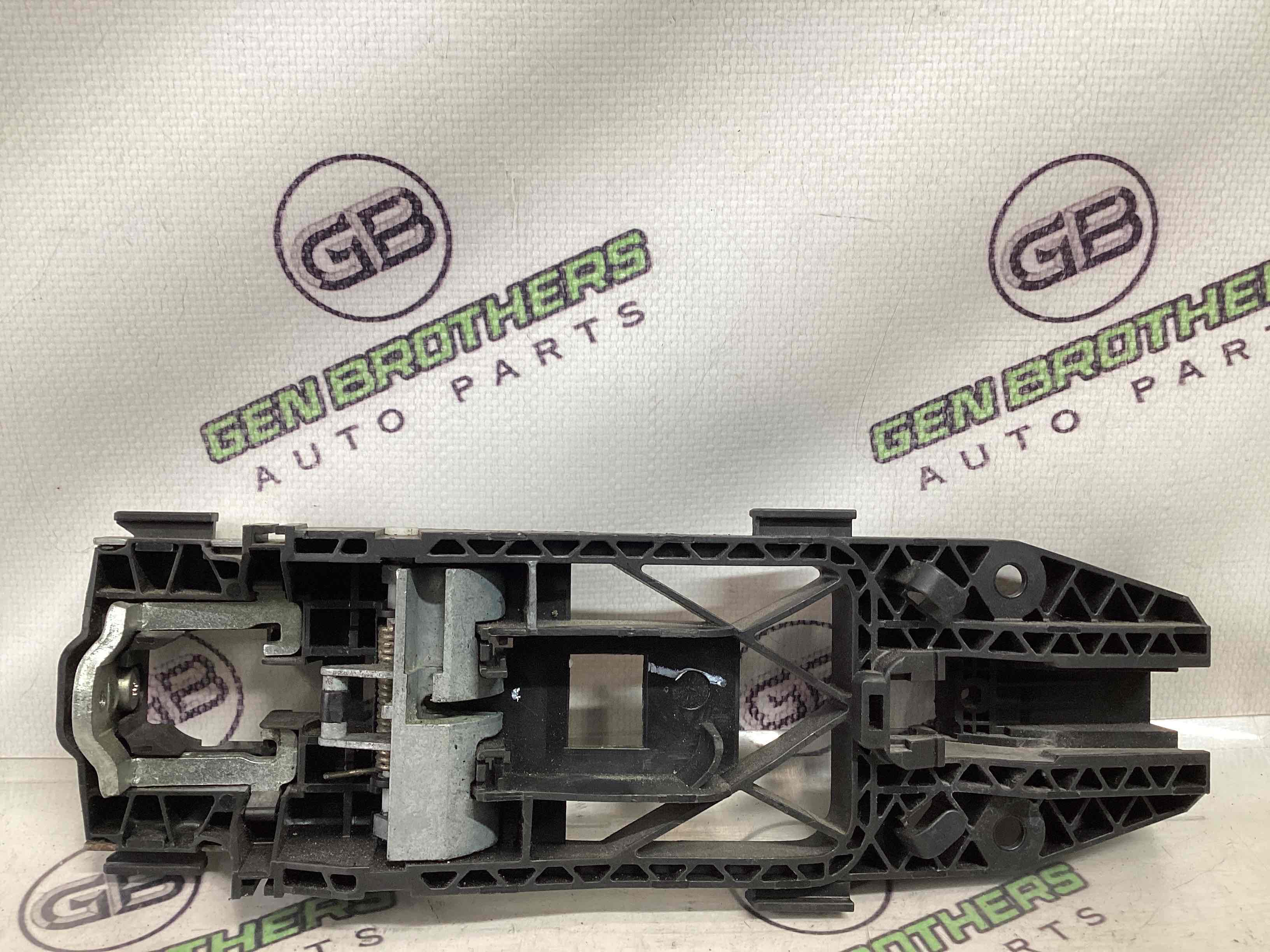 Кронштейн ручки дверей