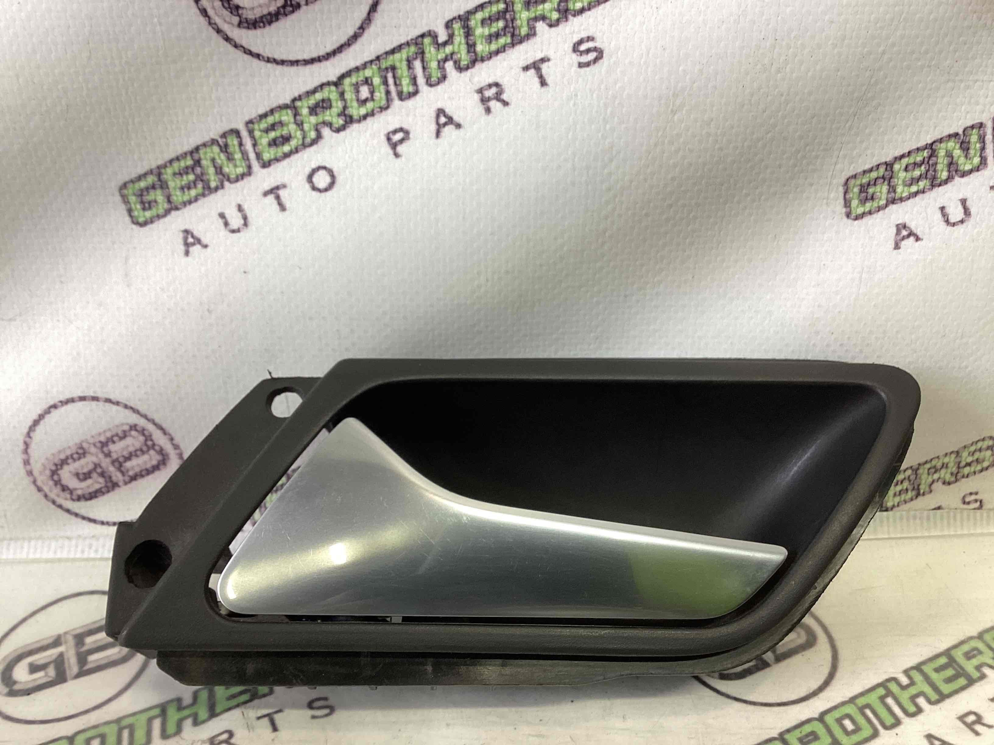 Ручка дверей салону внутрішня, поручень