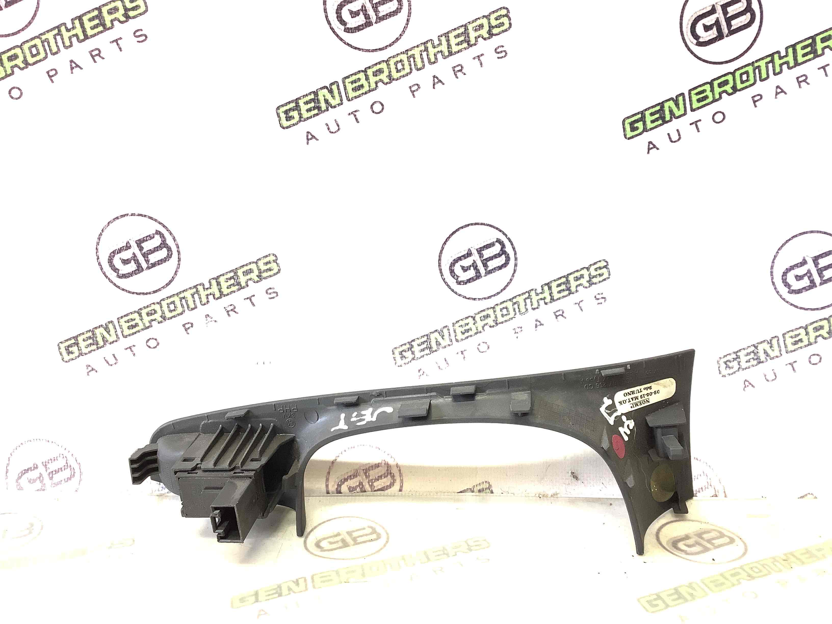 Кнопки керування склопідйомниками