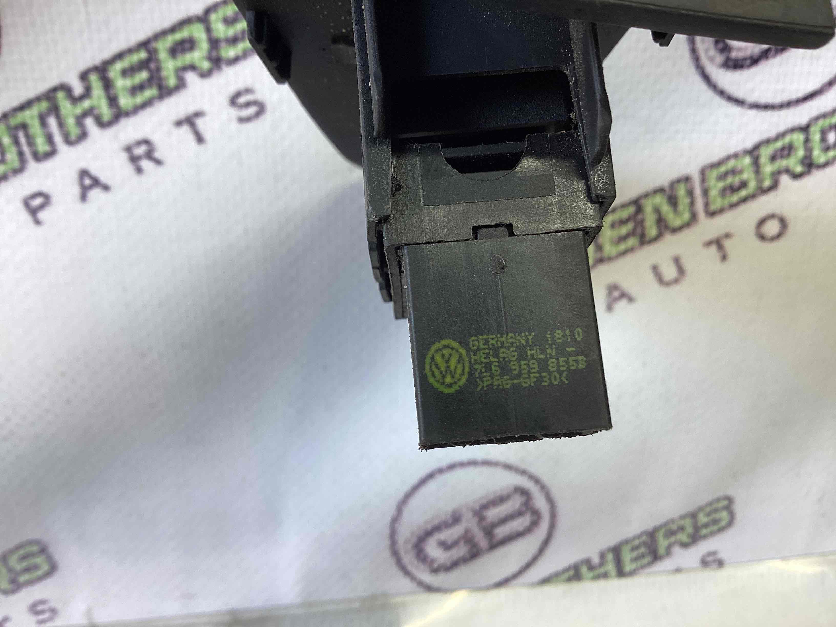 Кнопки керування склопідйомниками