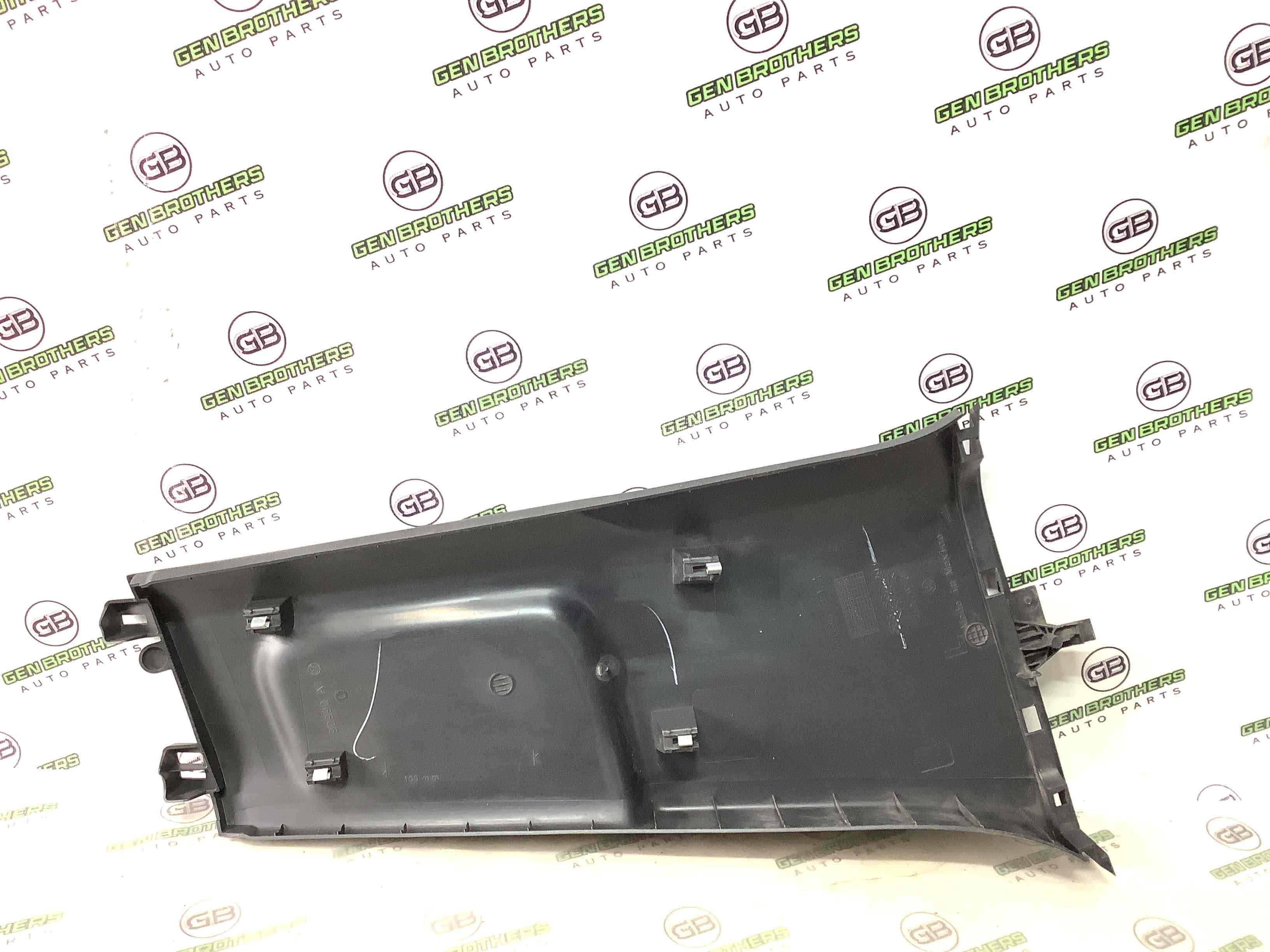 Обшивка центральної стійки ліва