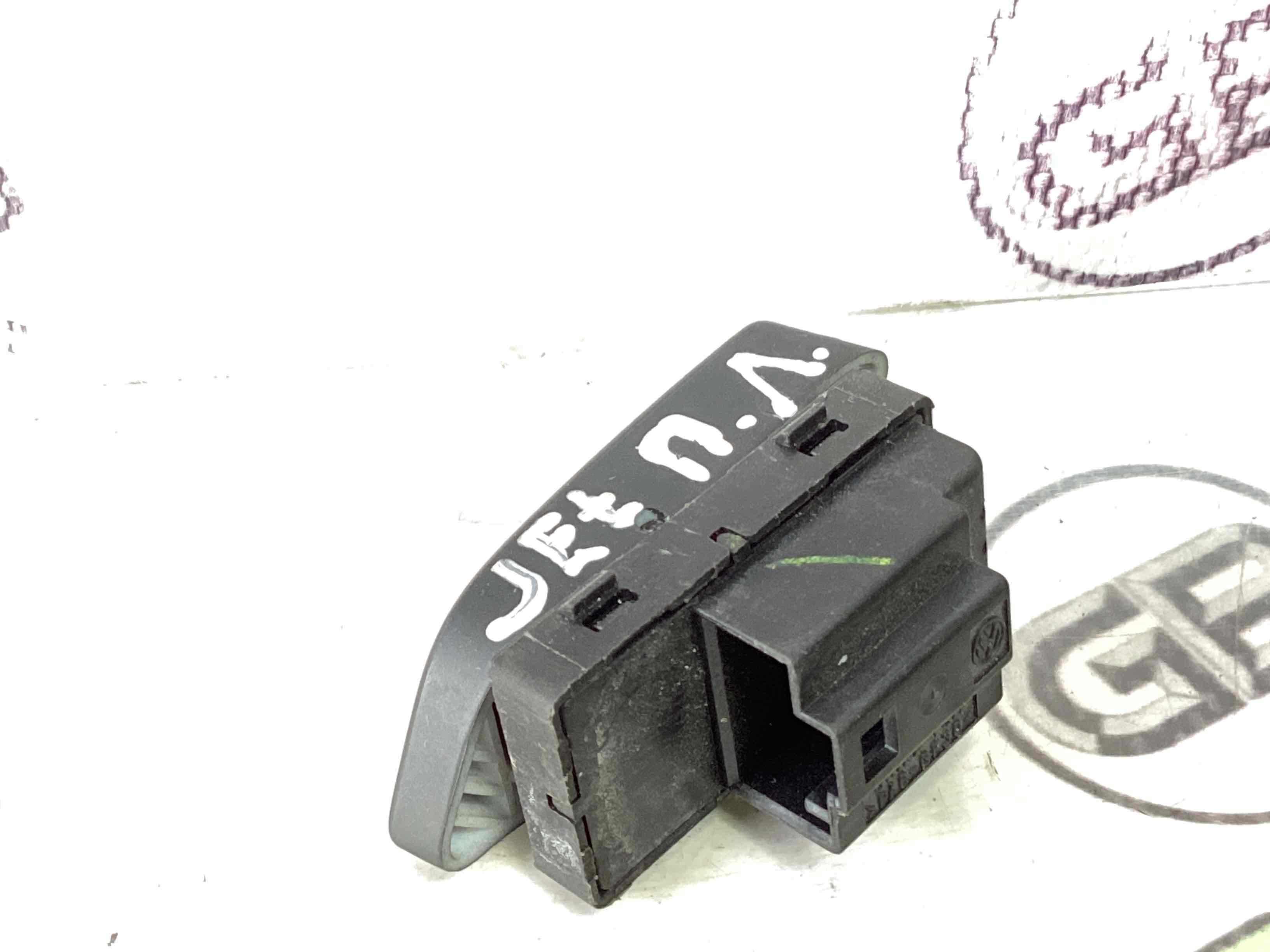 Кнопка центрального замку