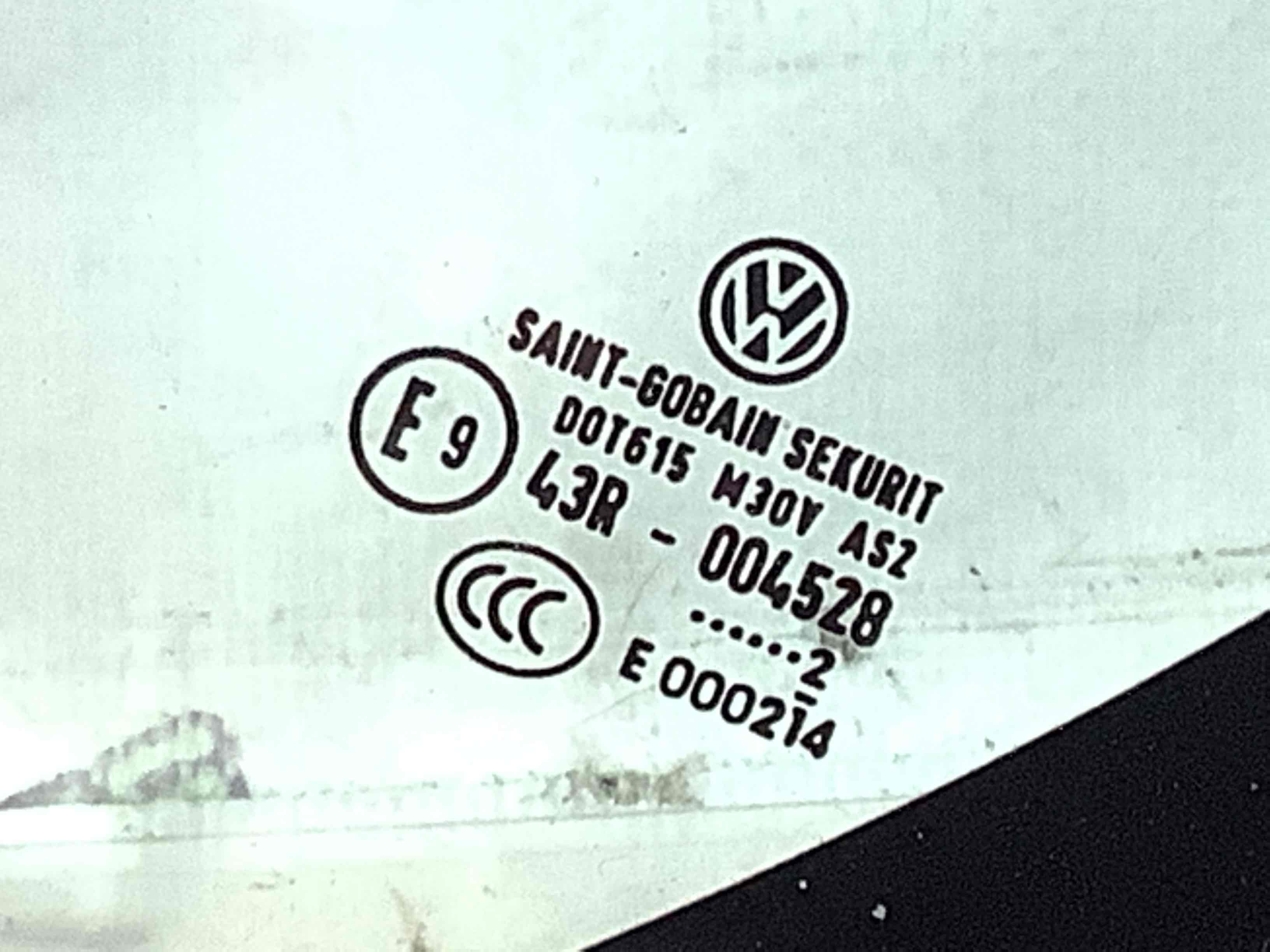 Скло дверей трикутник кватирка