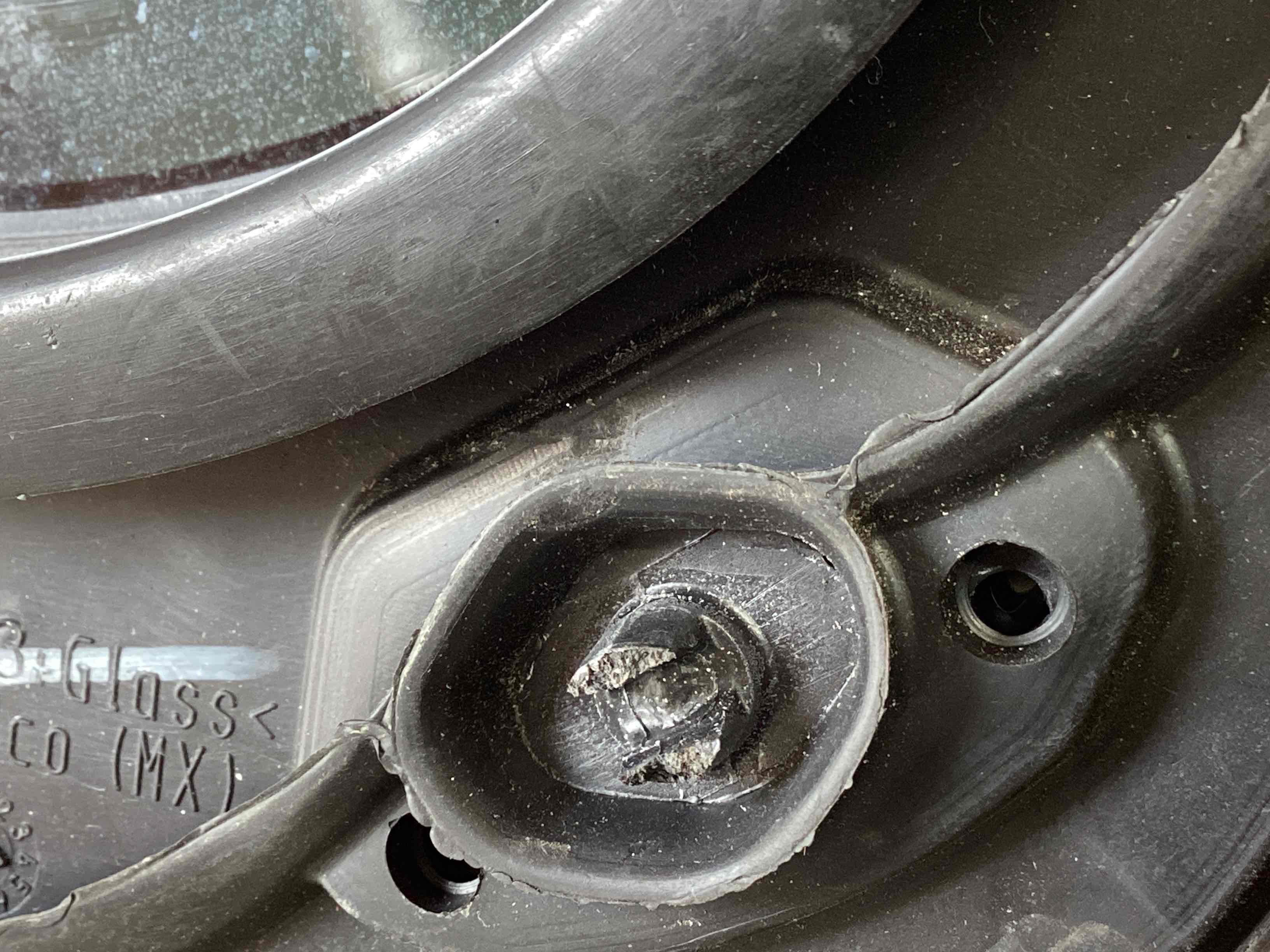 Скло дверей трикутник кватирка