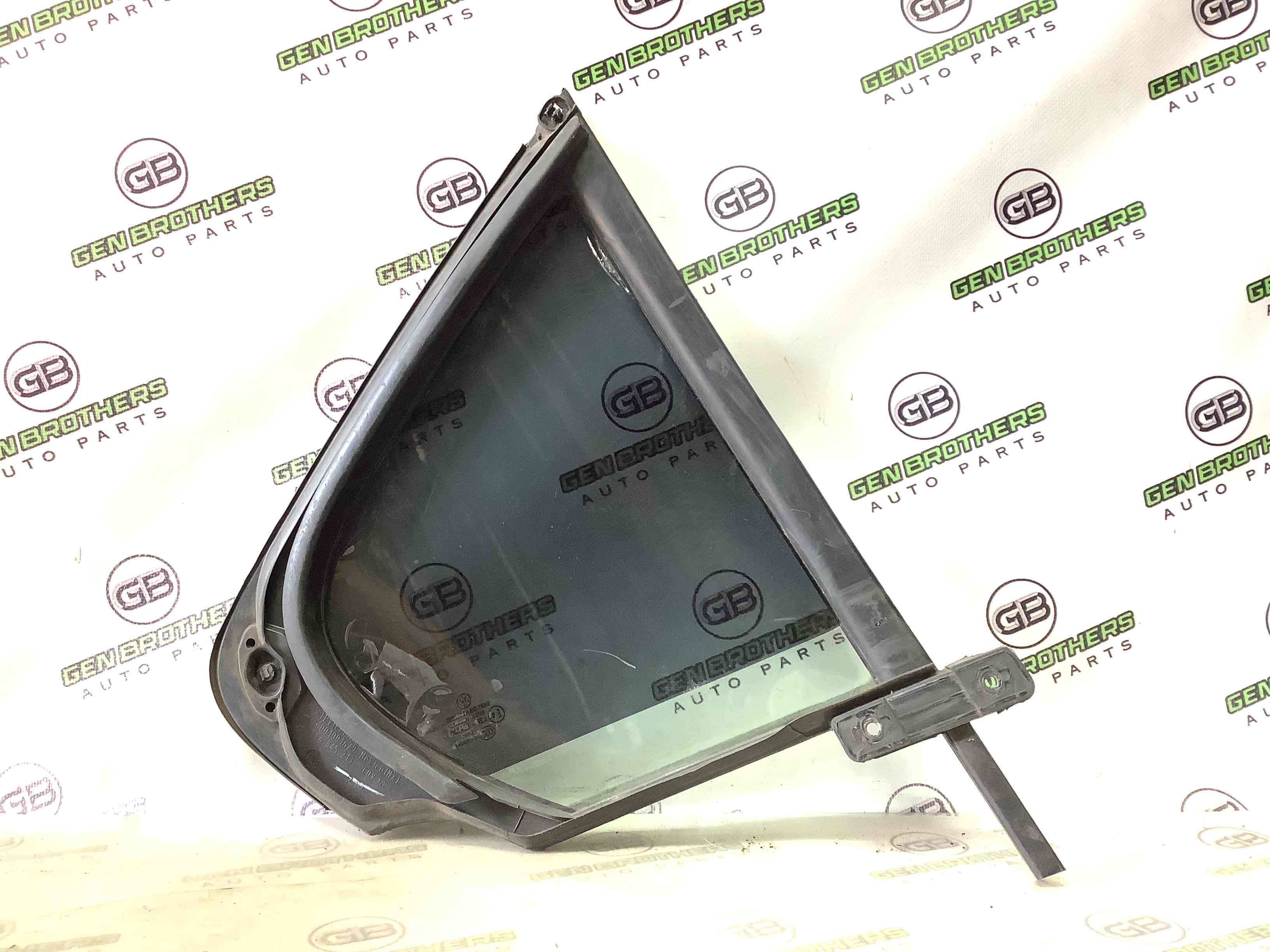 Скло дверей трикутник кватирка