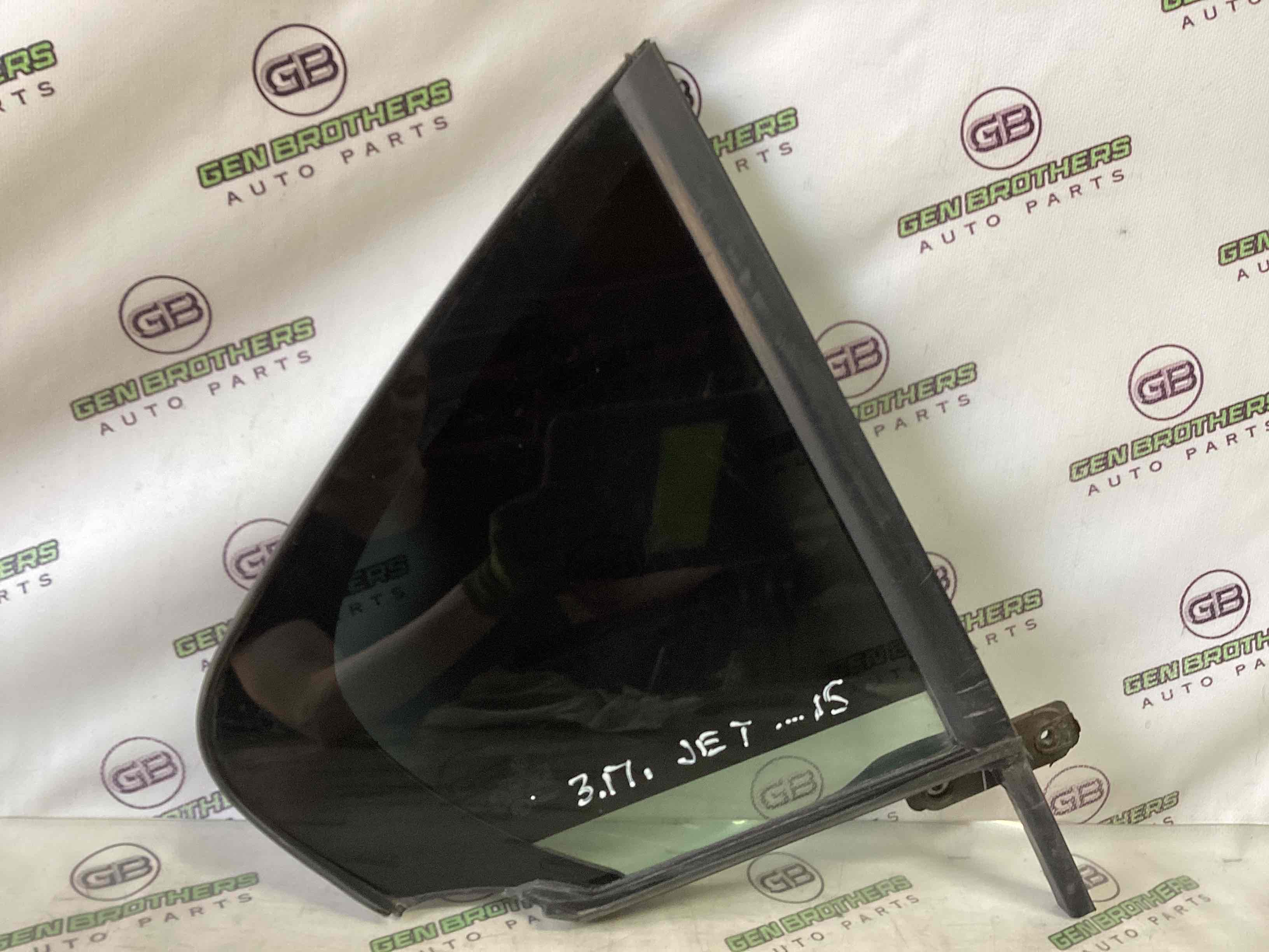 Скло дверей трикутник кватирка