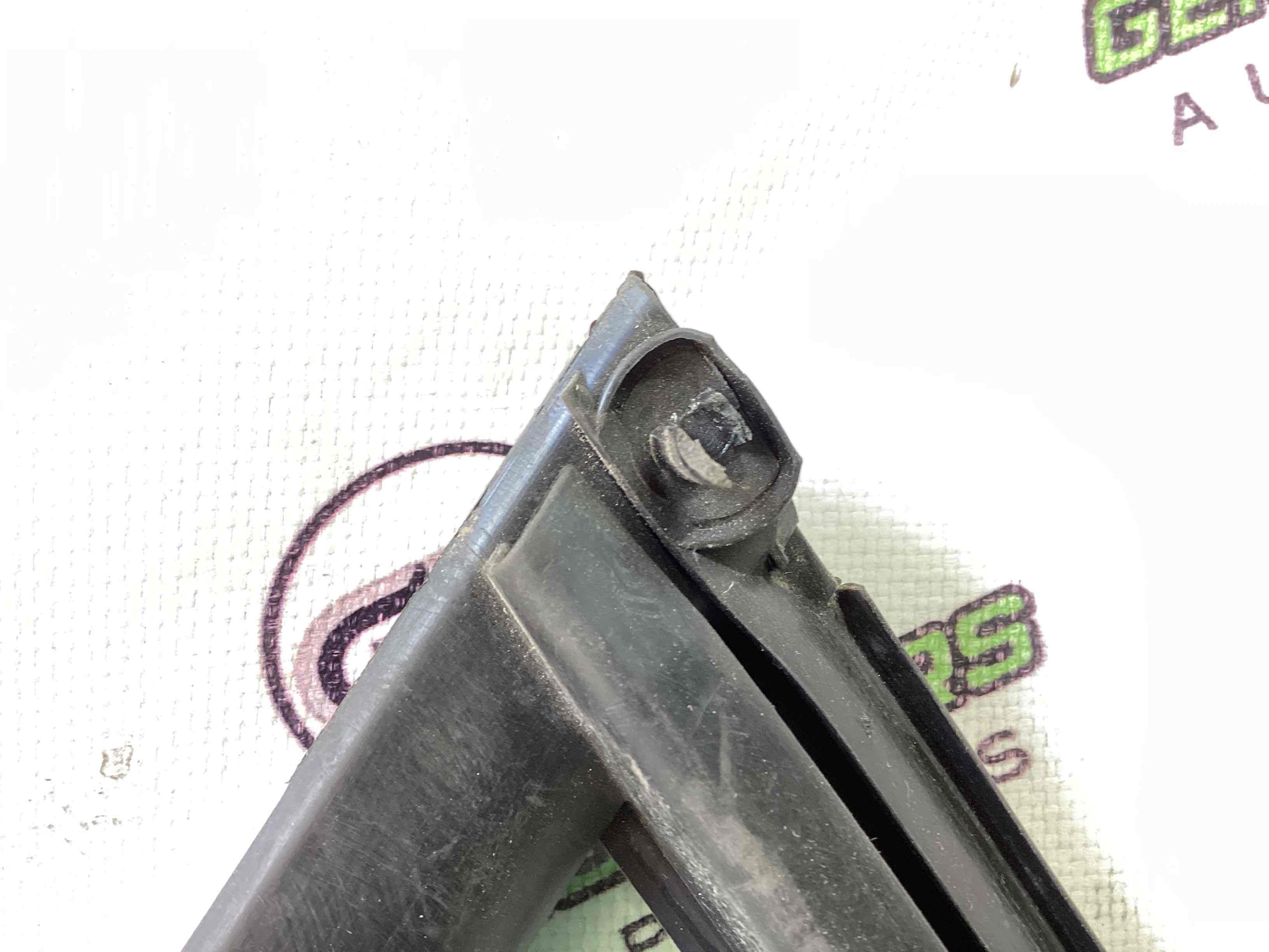 Скло дверей трикутник кватирка