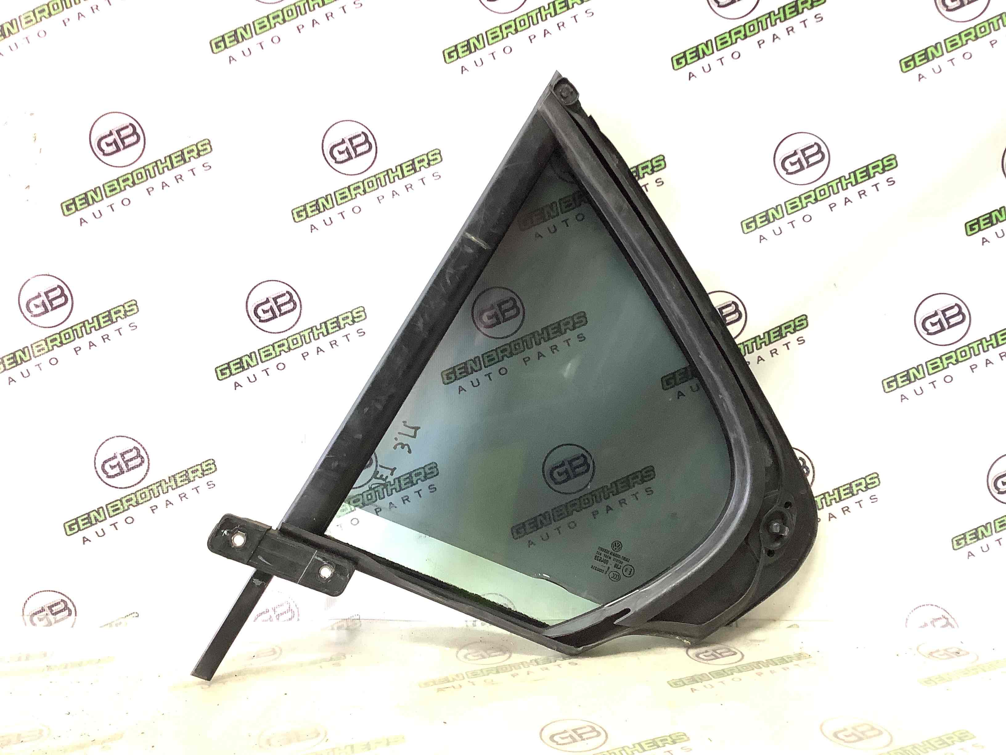 Скло дверей трикутник кватирка