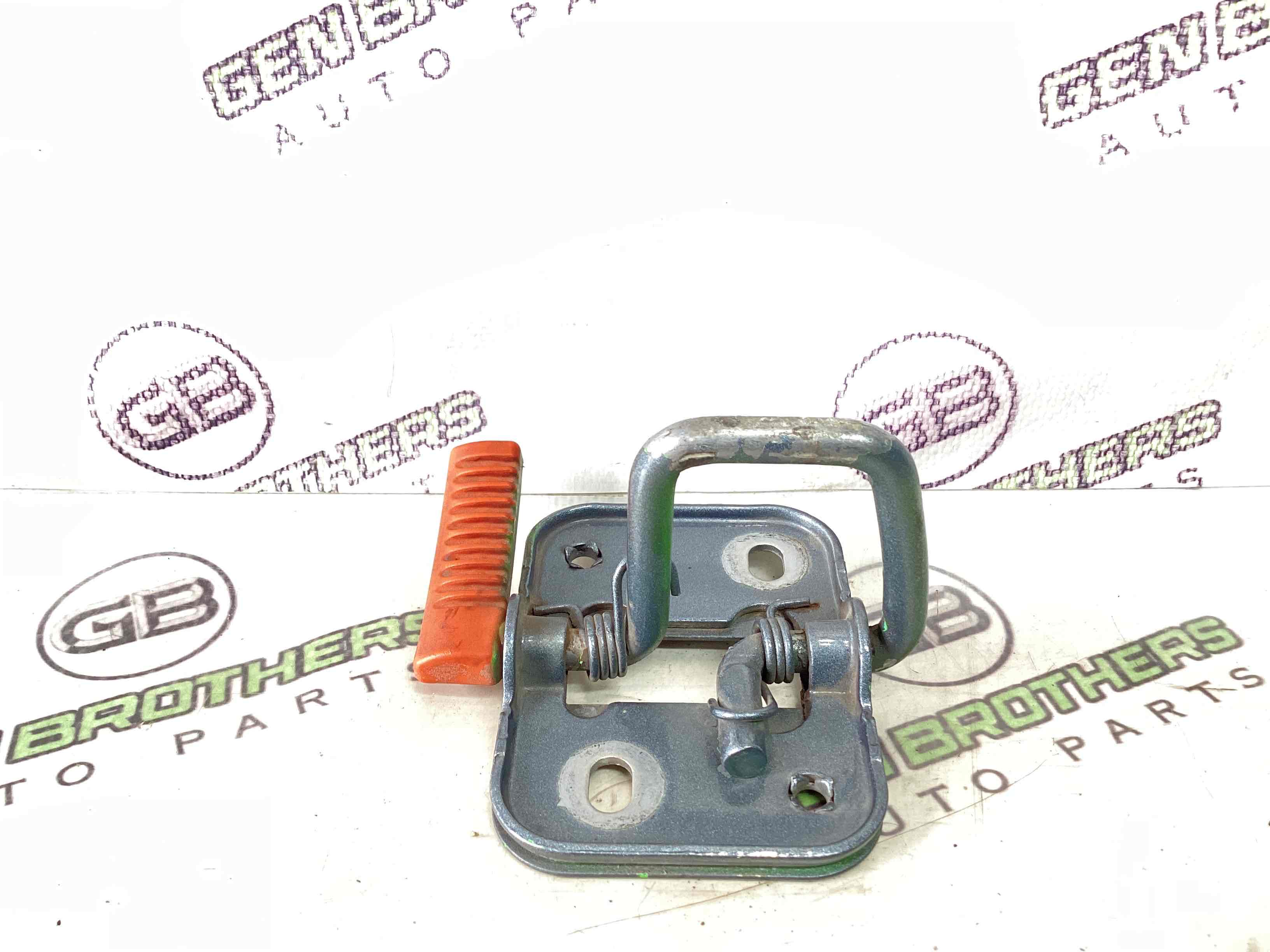 Замок капота, трос капота