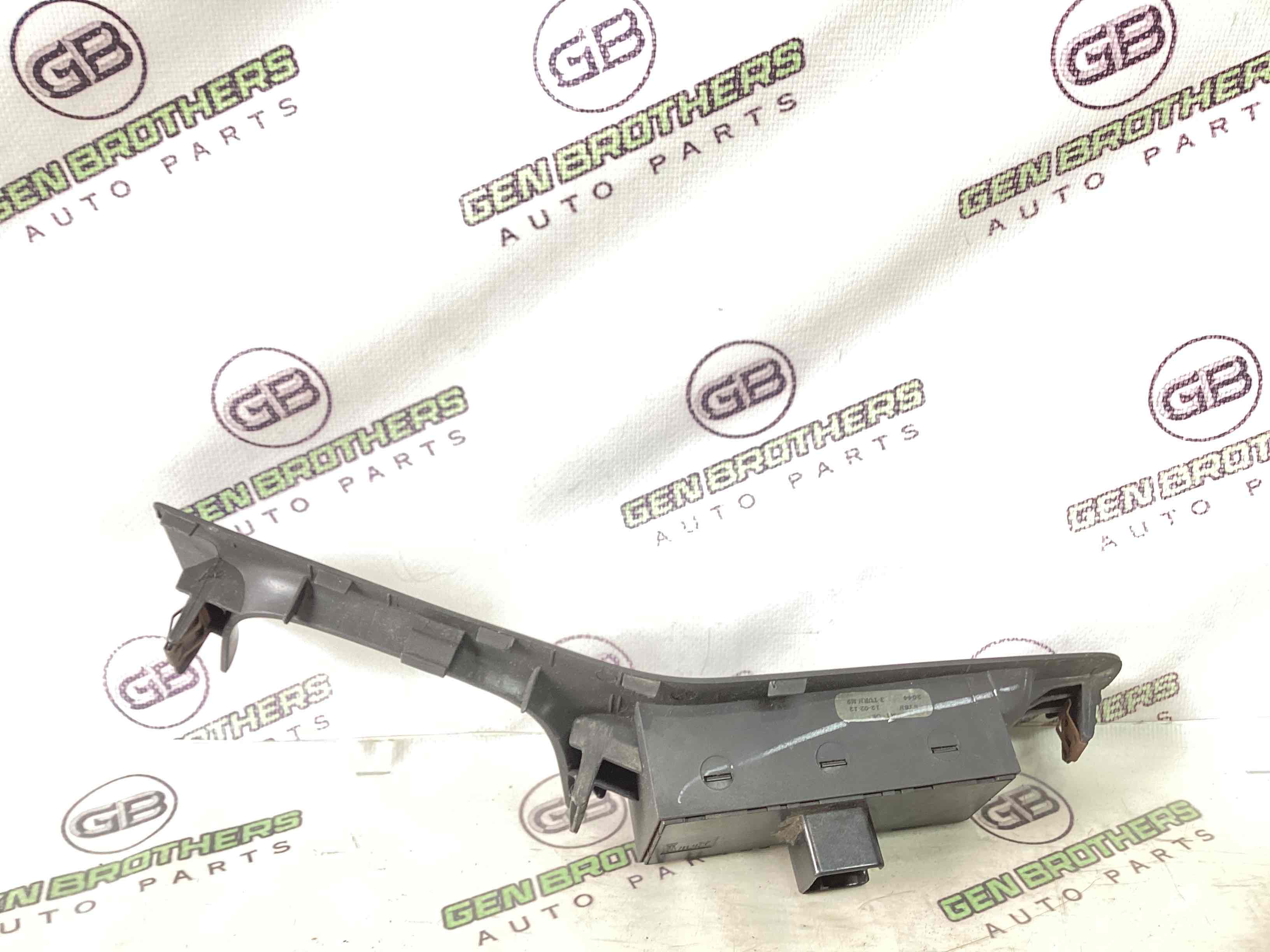 Кнопки керування склопідйомниками