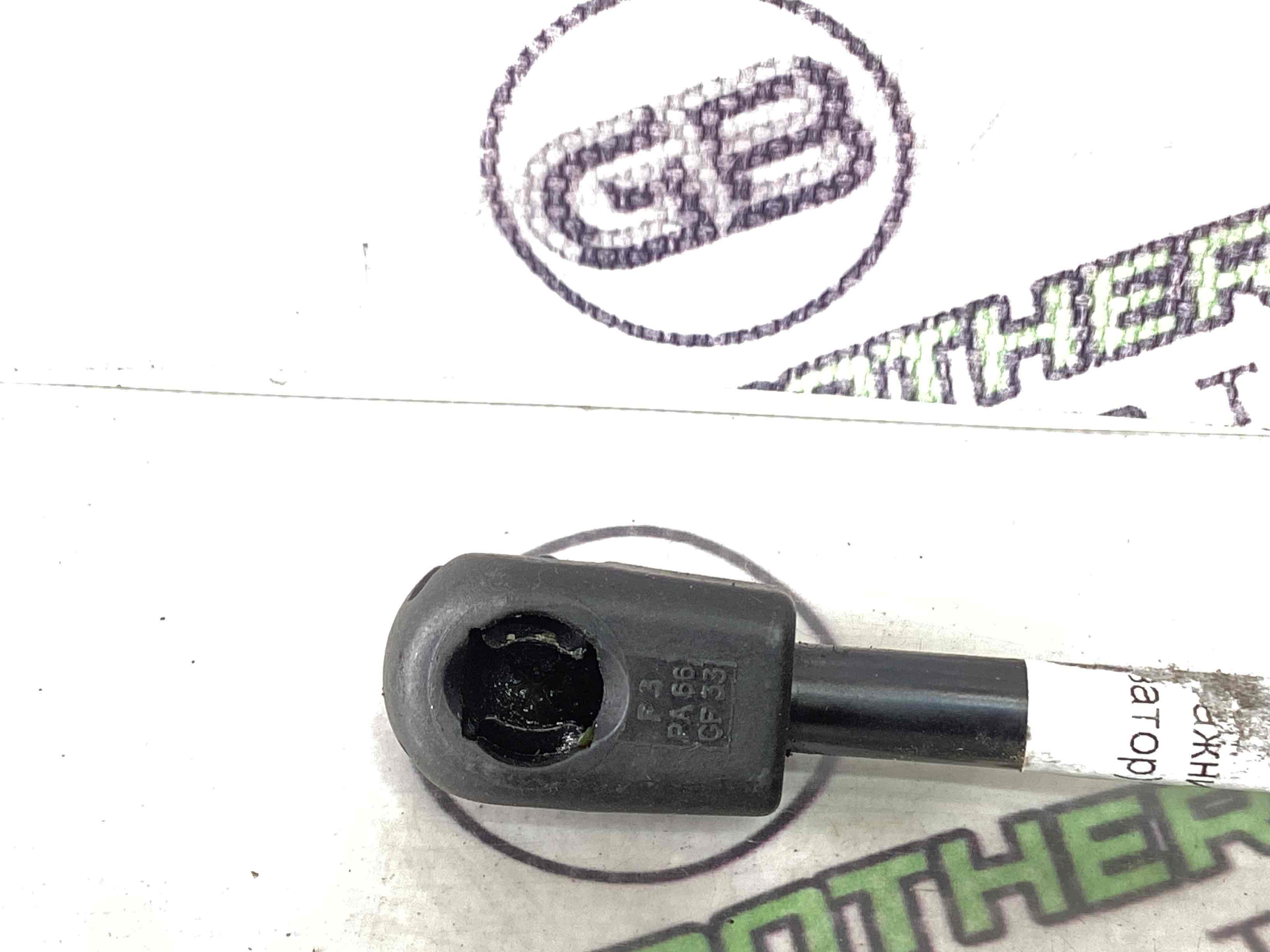 Амортизатор кришки двері багажника