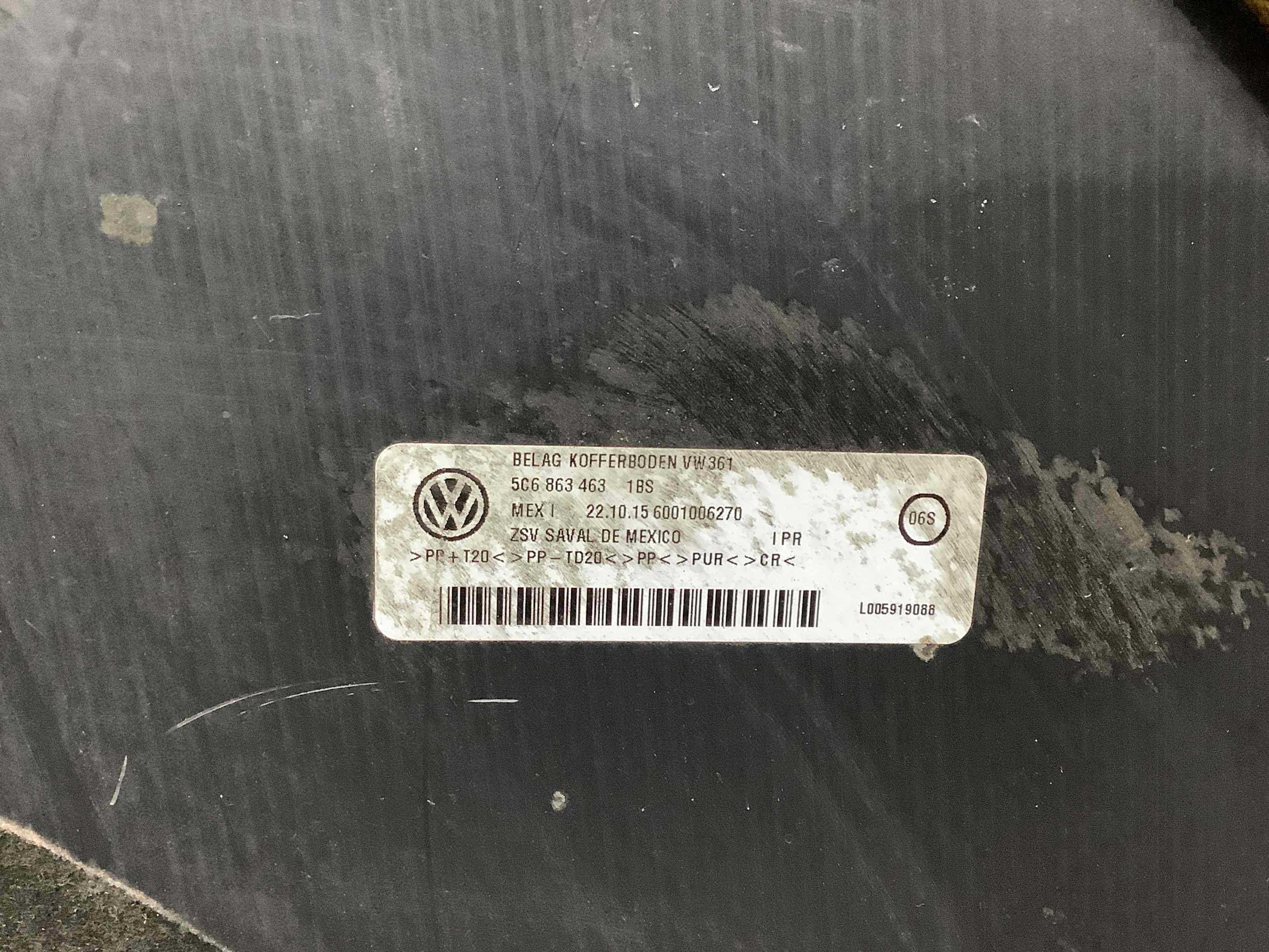 Підлогове покриття багажника, полиця багажника