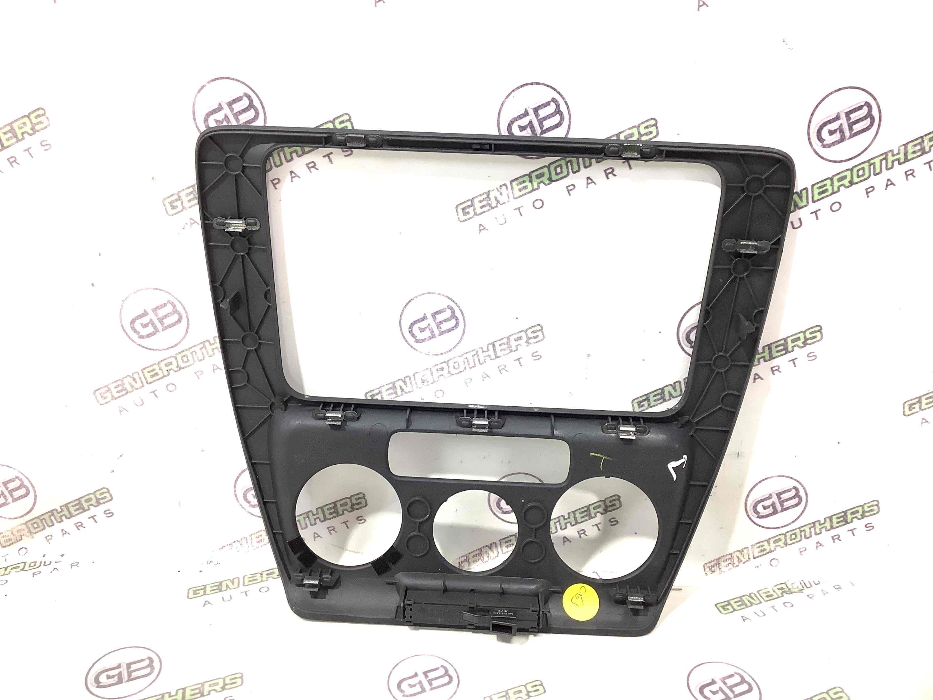 Рамка магнітоли