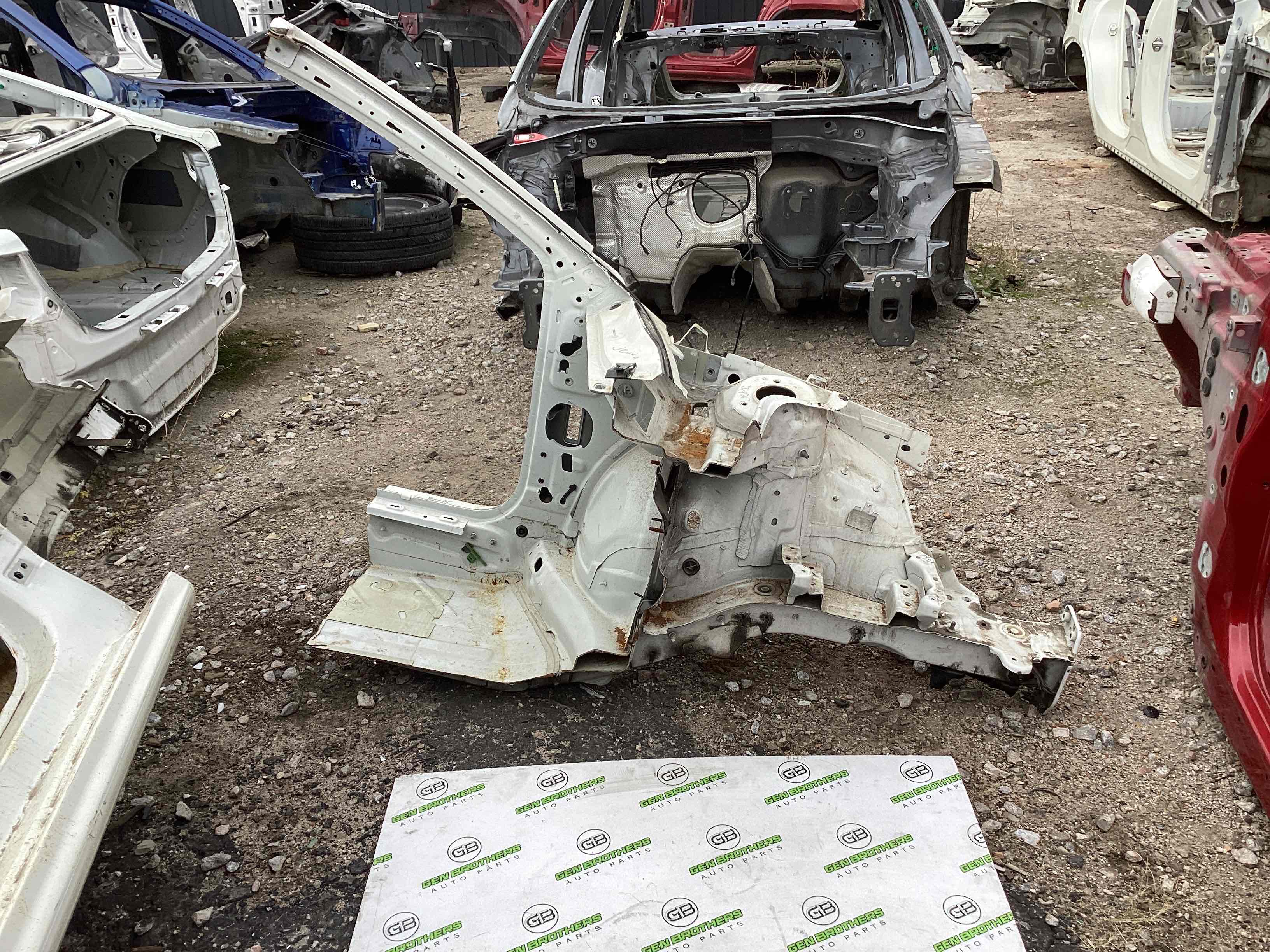 Чверть передня ліва