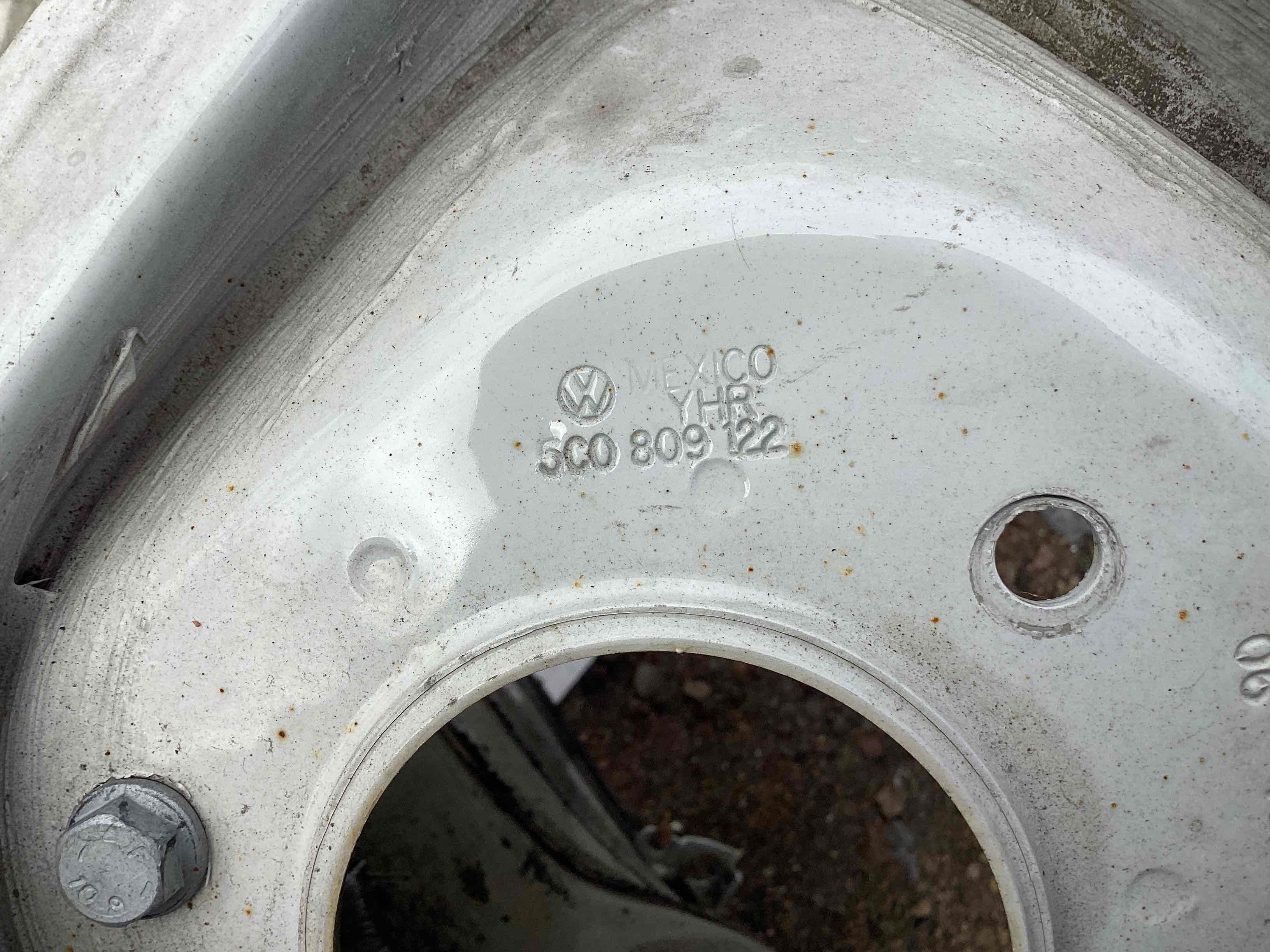 Чверть передня права